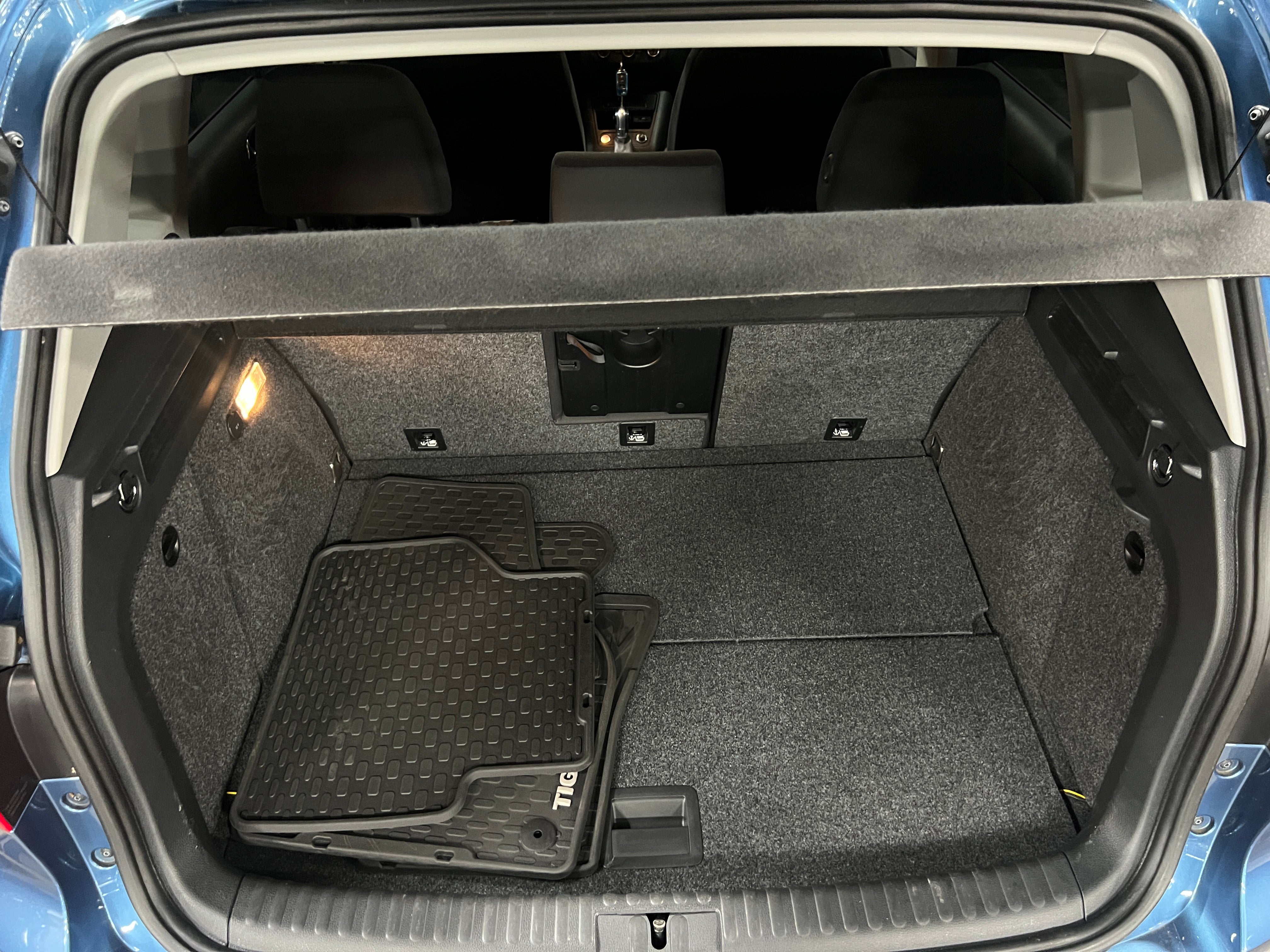 Thumbnail: 2018 Volkswagen Tiguan - 7