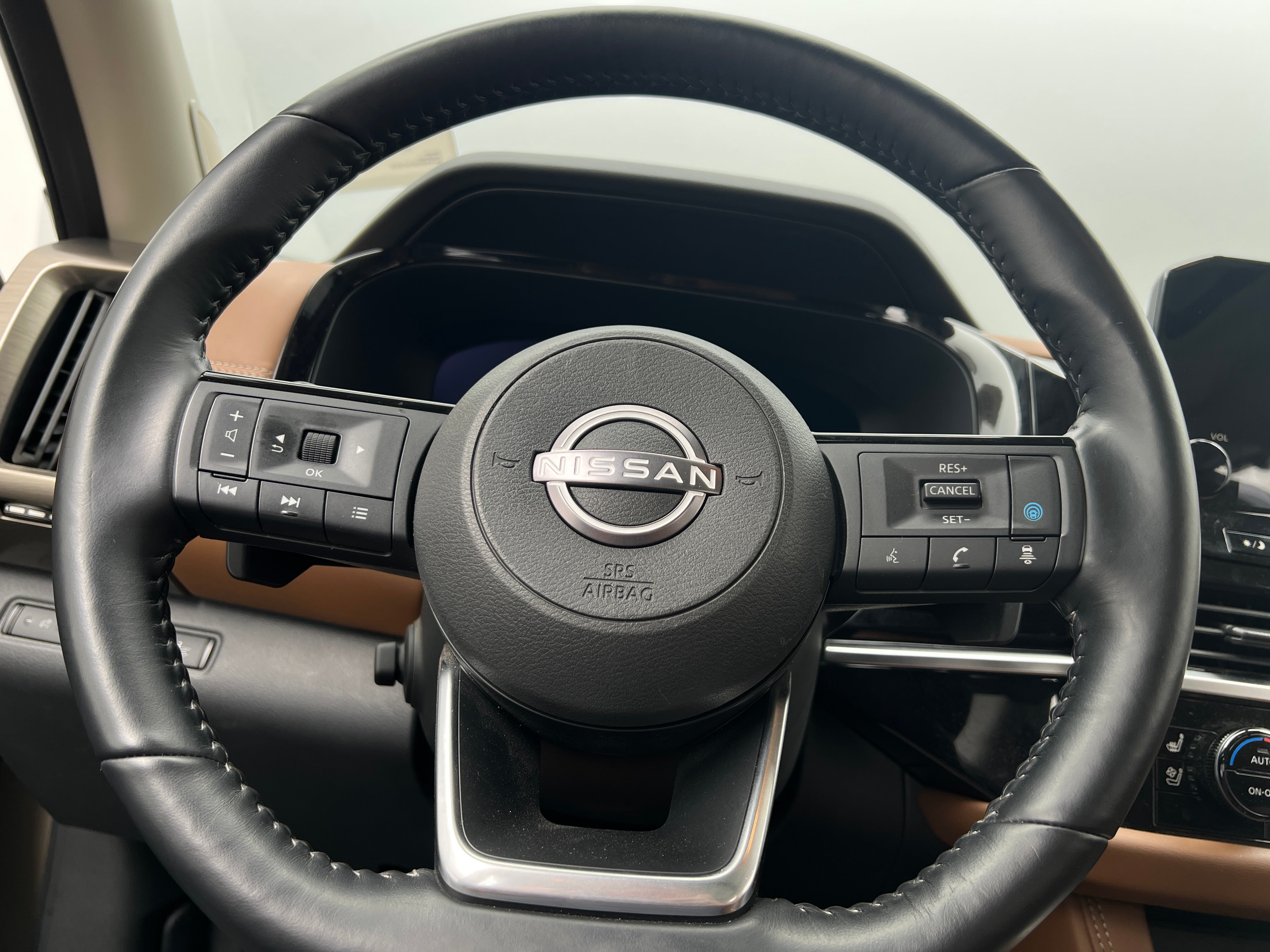 Thumbnail: 2023 Nissan Pathfinder - 4