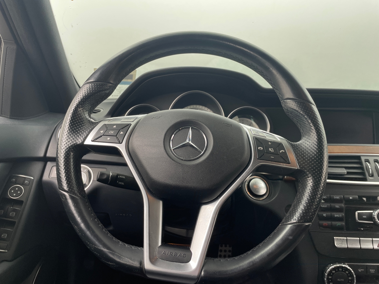 Thumbnail: 2014 Mercedes-Benz C-Class - 4