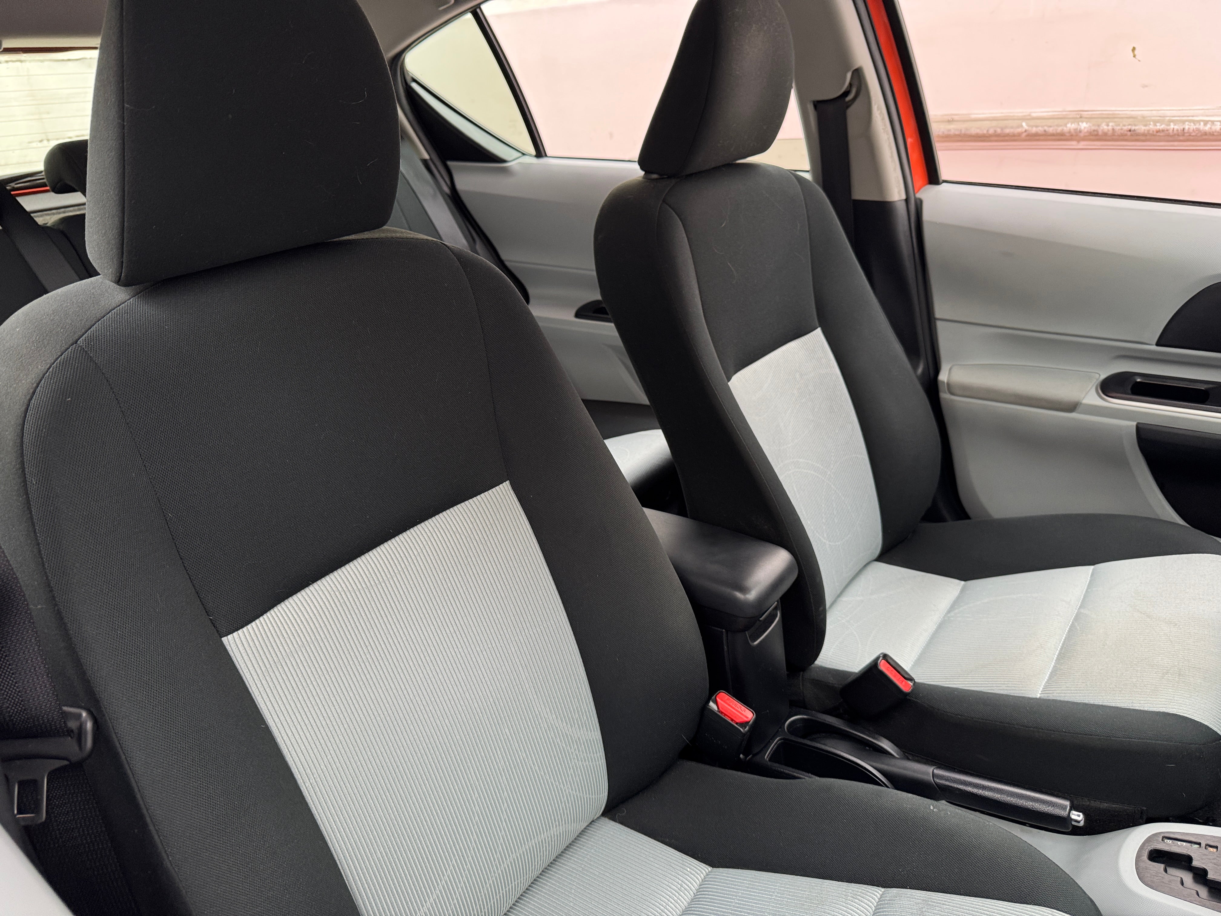 Thumbnail: 2014 Toyota Prius c - 2