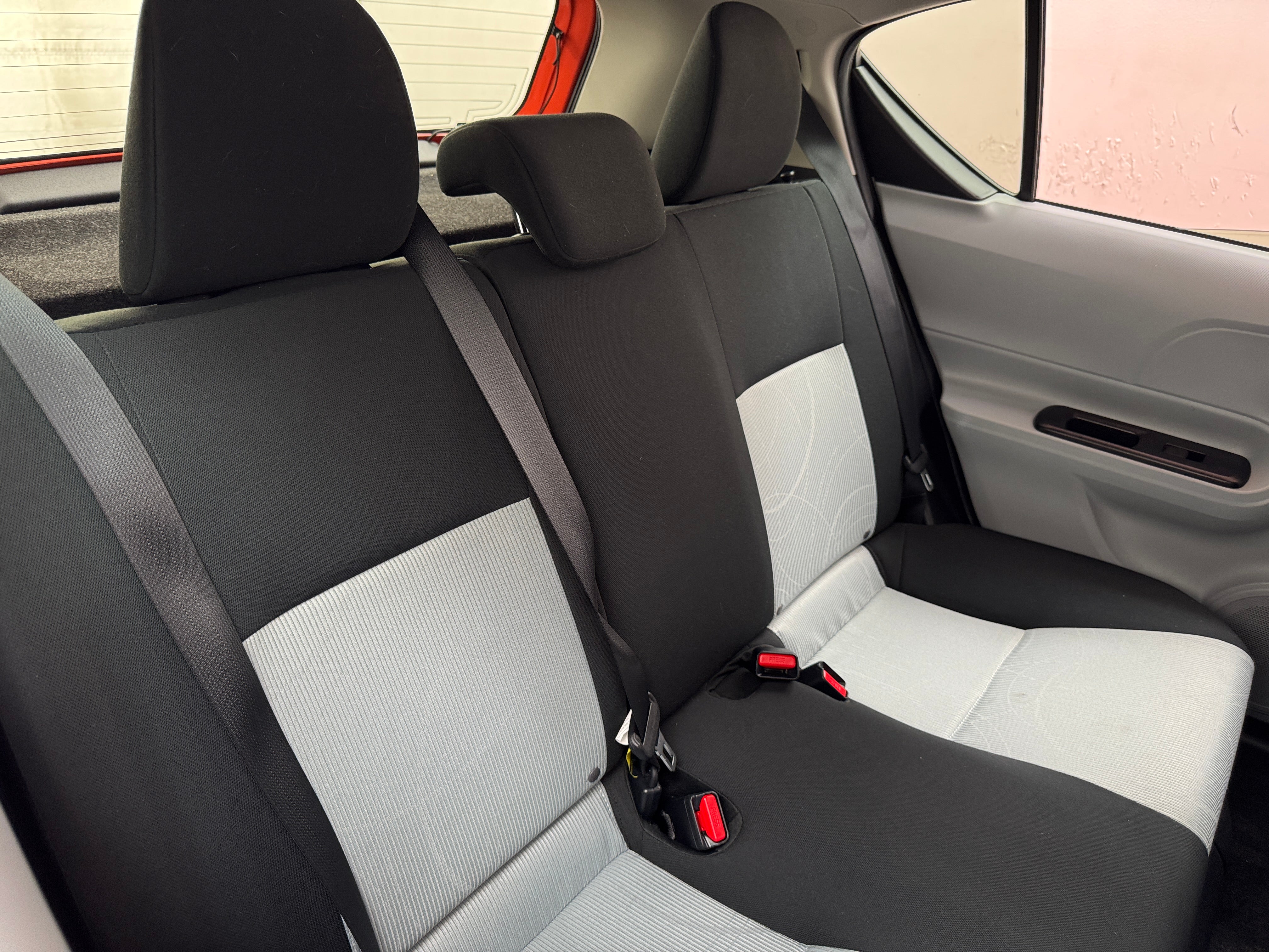 Thumbnail: 2014 Toyota Prius c - 5