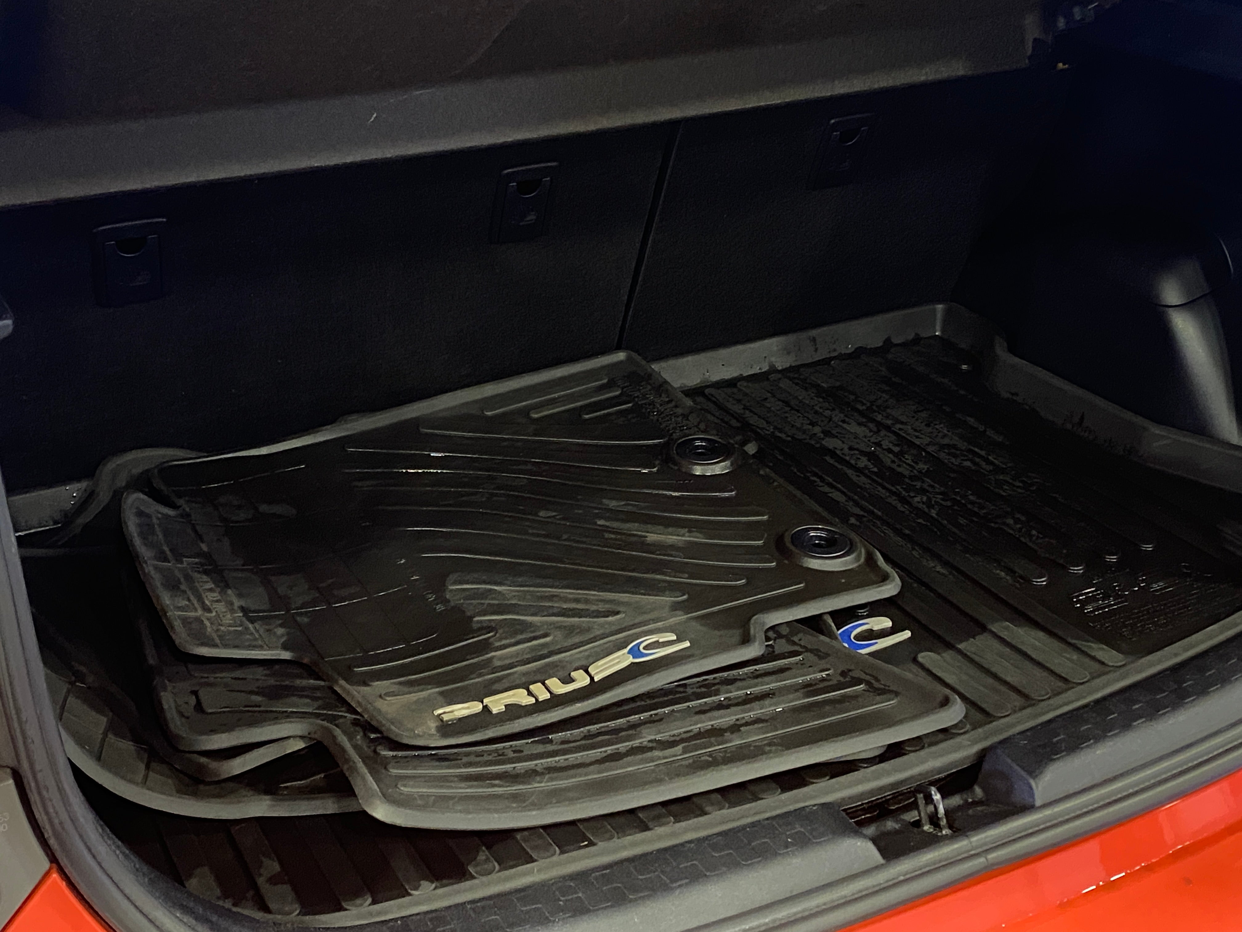 Thumbnail: 2014 Toyota Prius c - 6