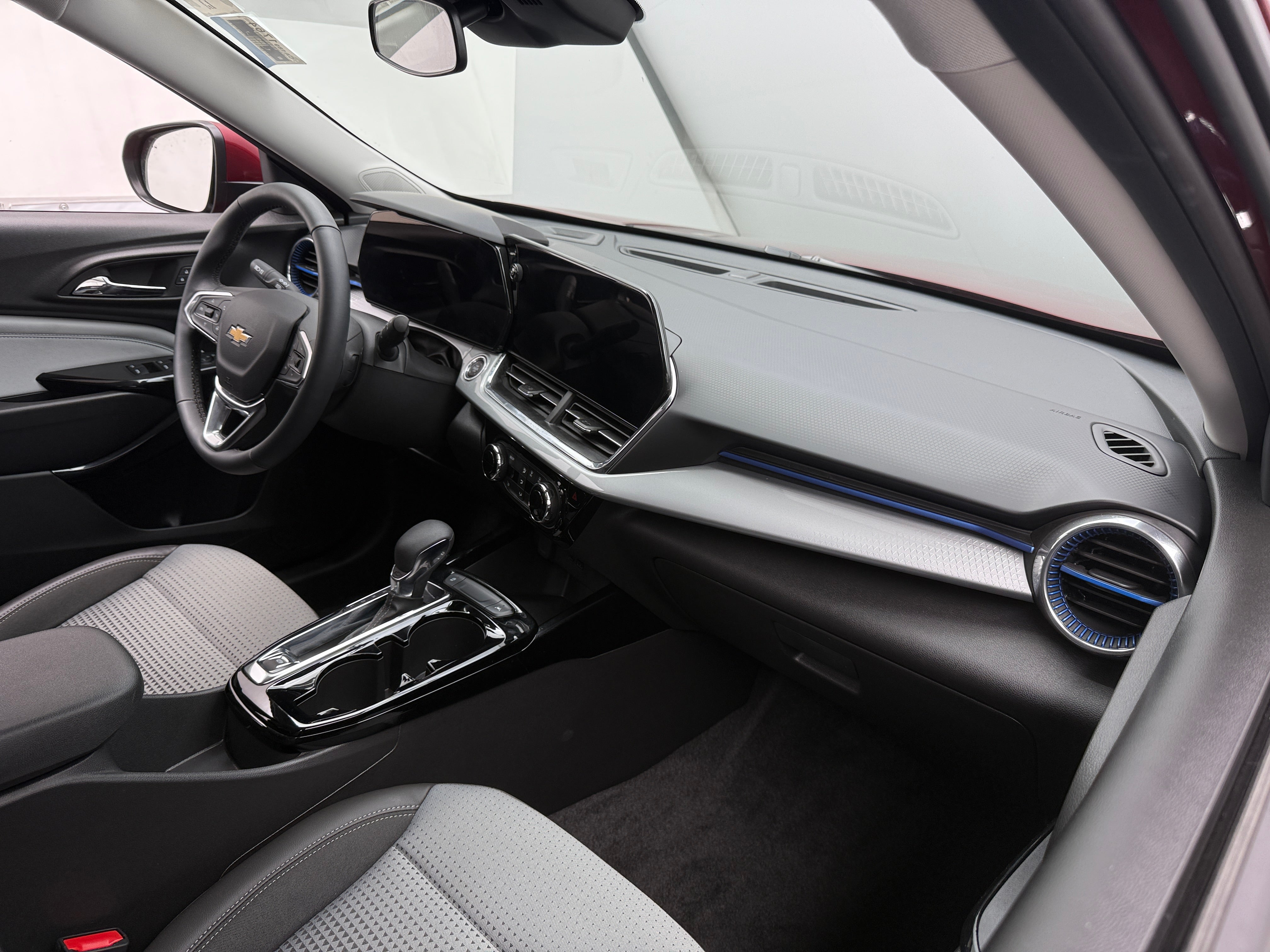 Thumbnail: 2025 Chevrolet Trax - 3