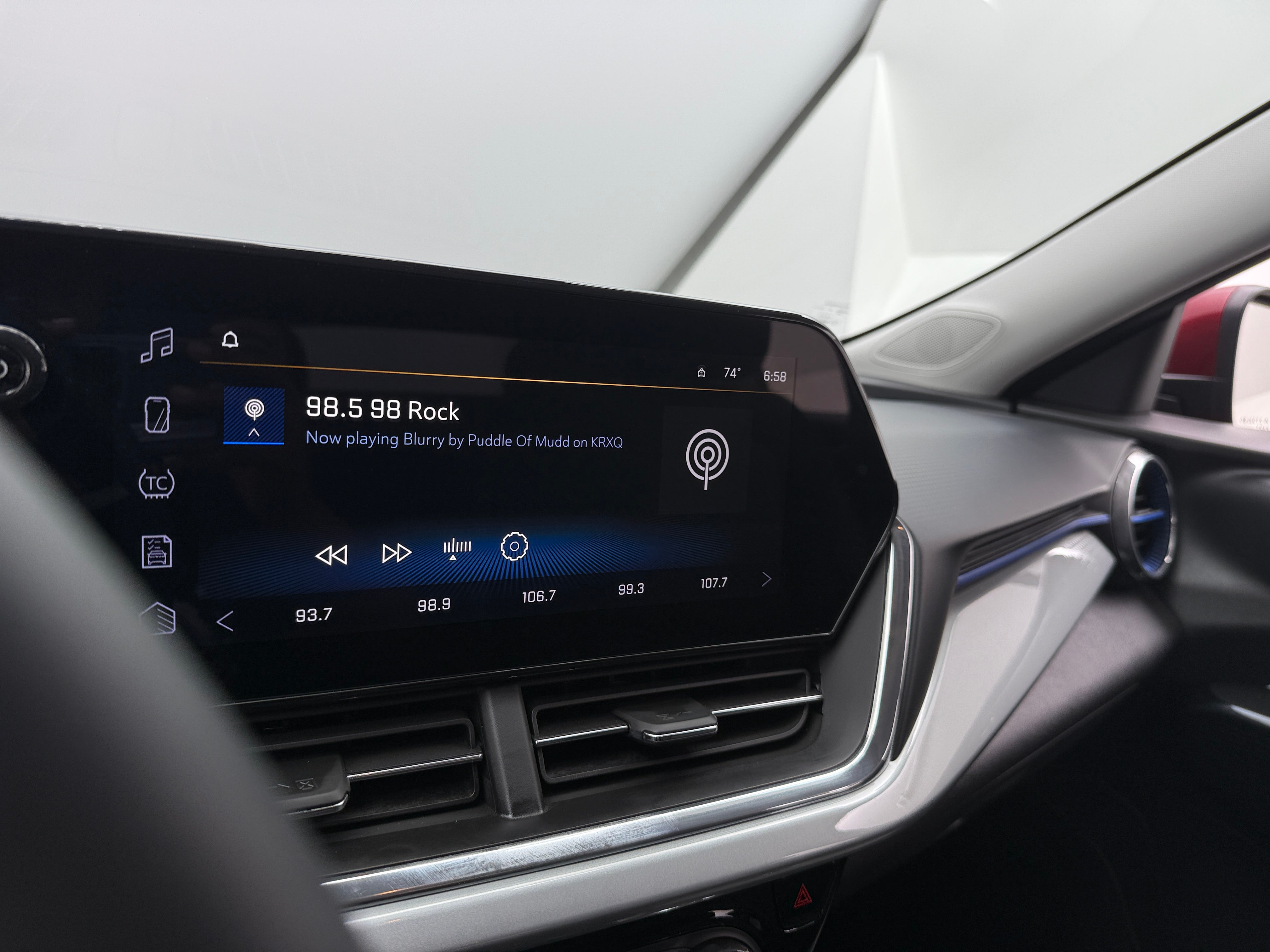 Thumbnail: 2025 Chevrolet Trax - 4