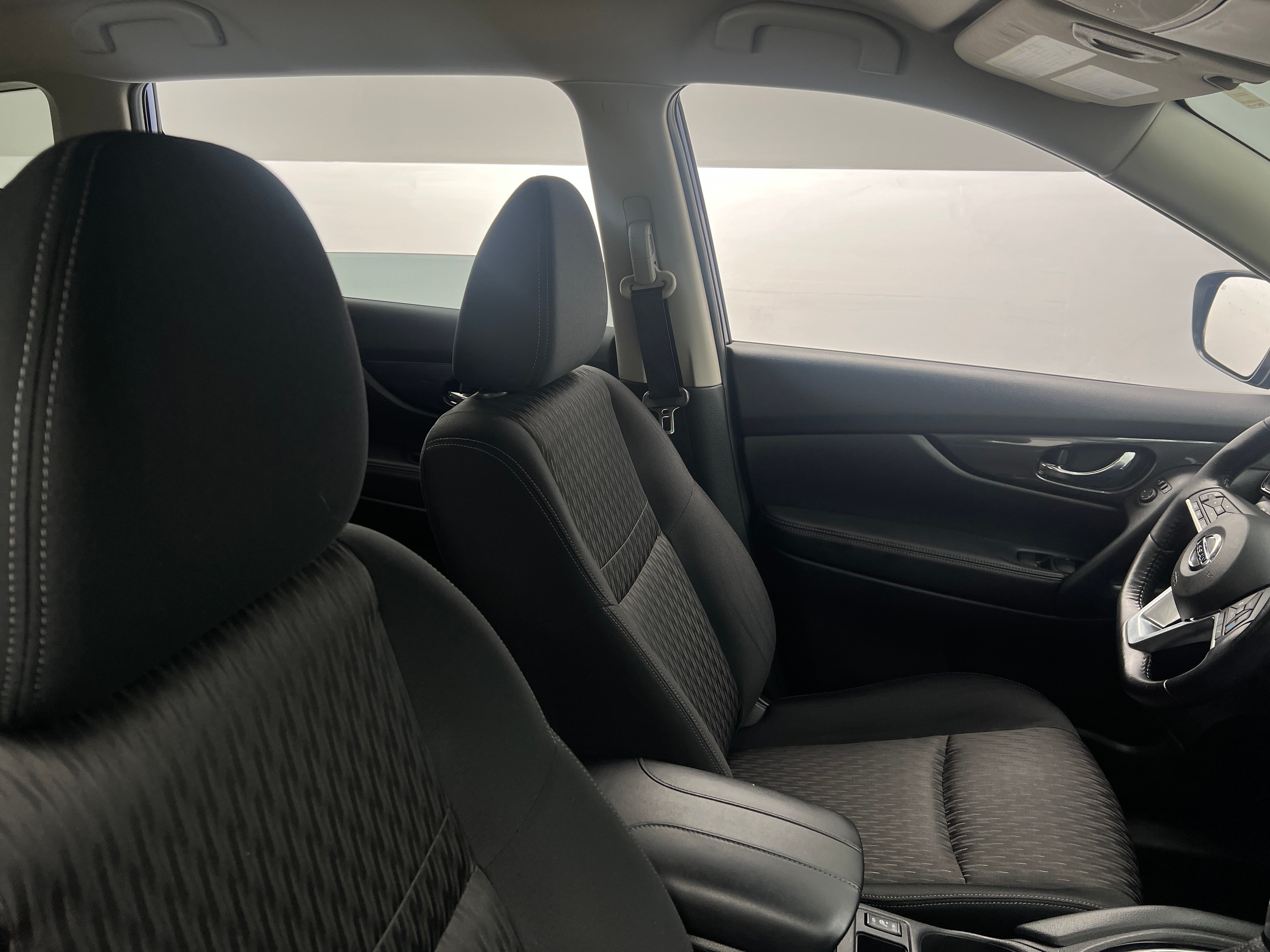 2020 Nissan Rogue SV 2