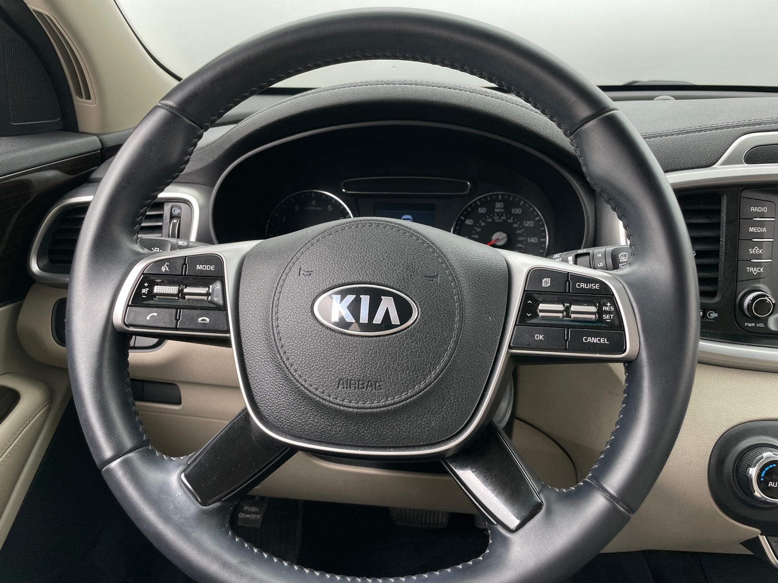 Thumbnail: 2020 Kia Sorento - 5