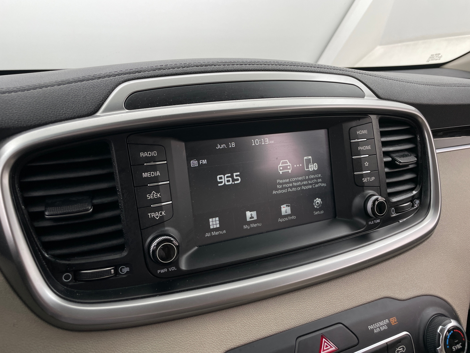 Thumbnail: 2020 Kia Sorento - 4