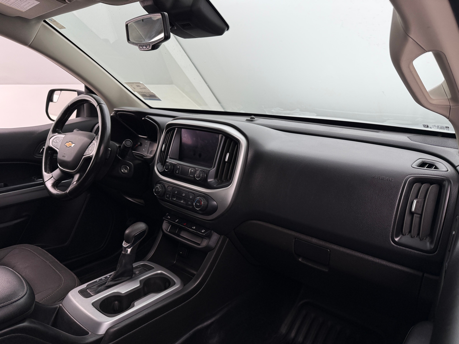 Thumbnail: 2022 Chevrolet Colorado - 3