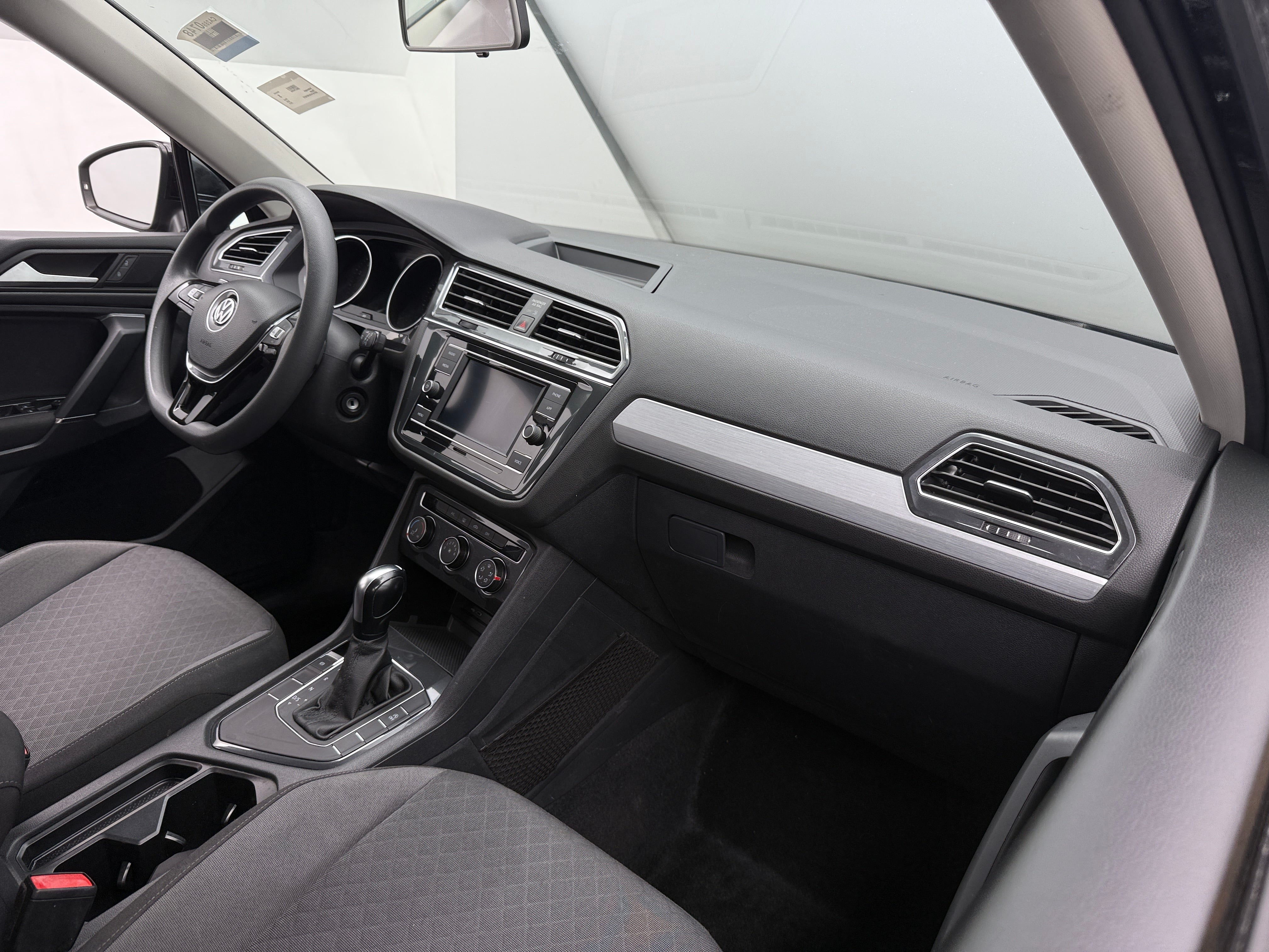 2020 Volkswagen Tiguan S 3