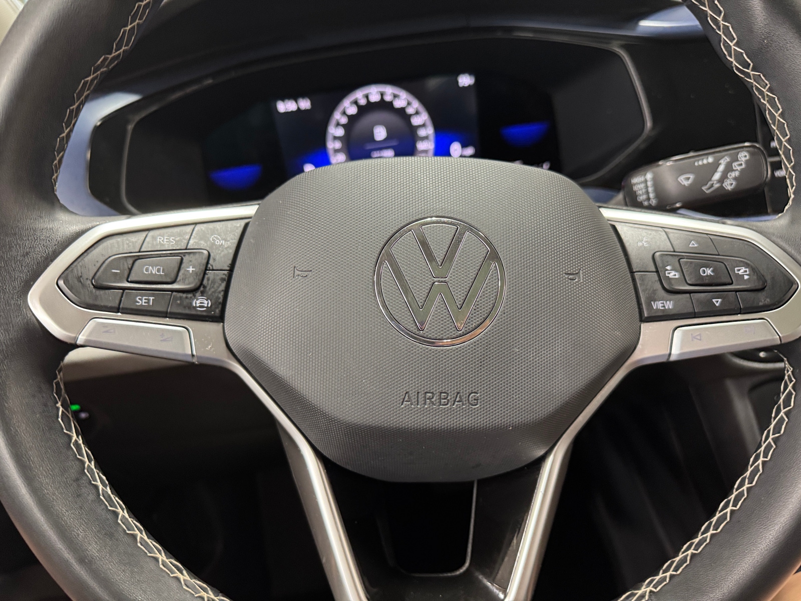 Thumbnail: 2022 Volkswagen Taos - 4