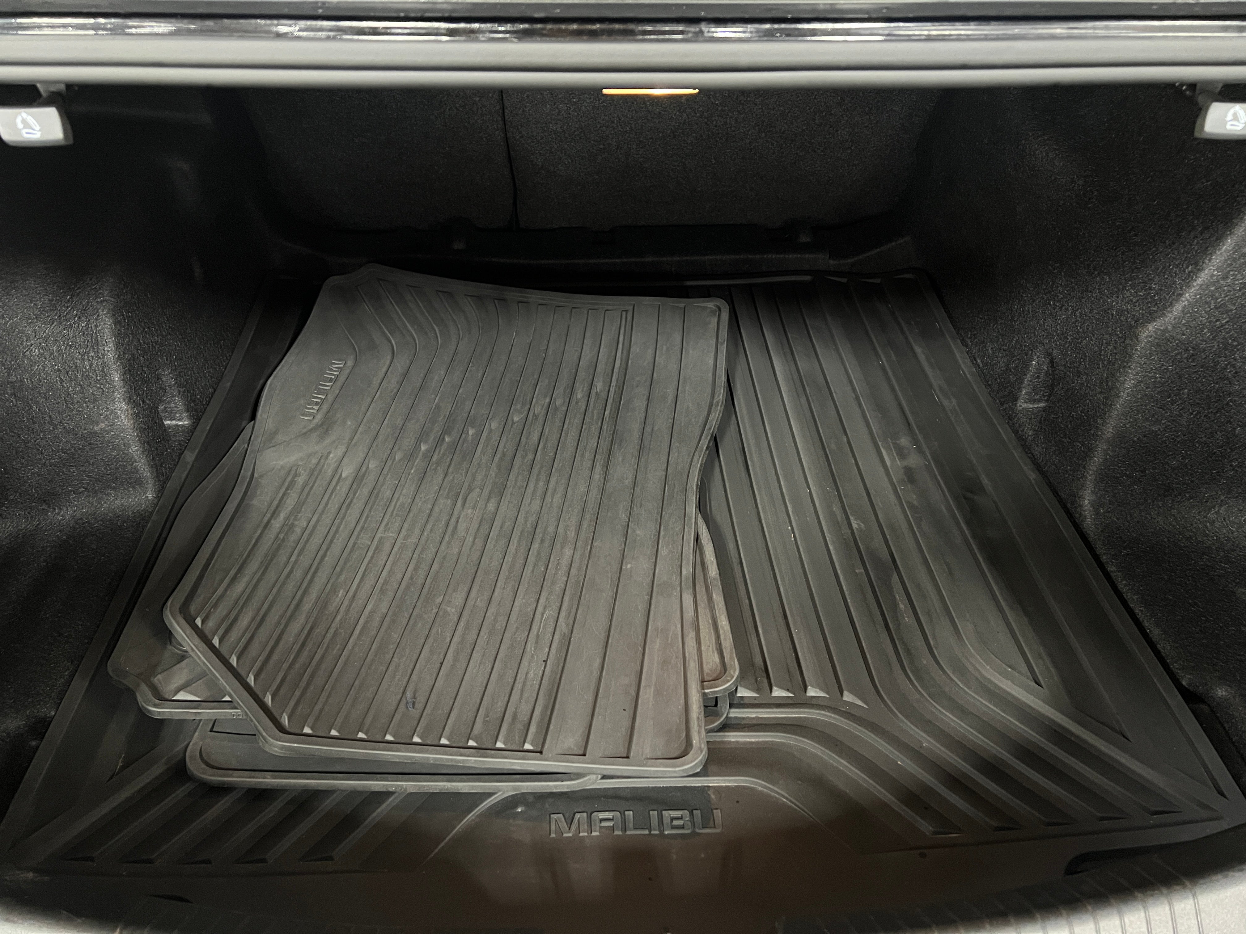 2017 Chevrolet Malibu LS 7