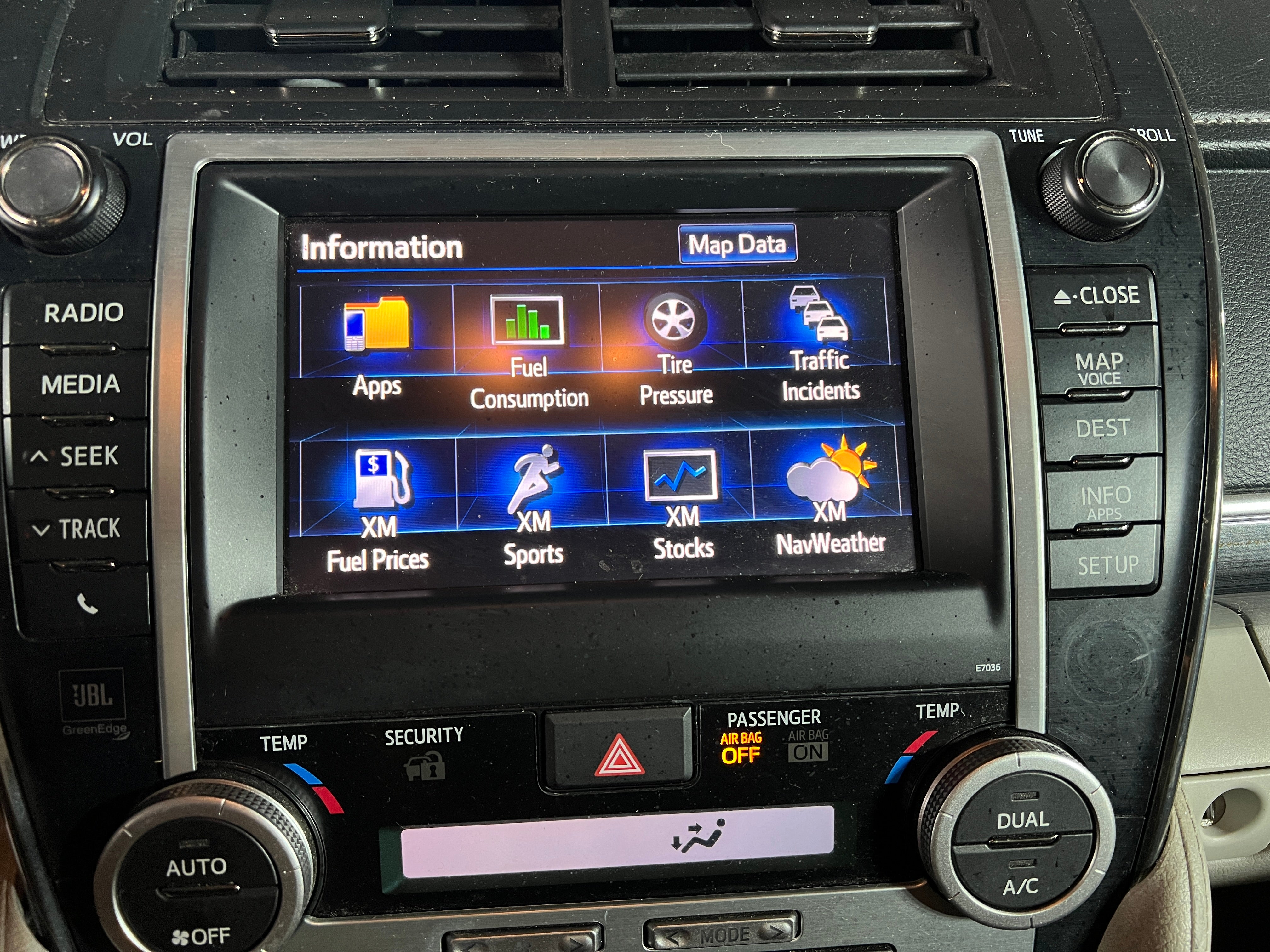 2012 Toyota Camry XLE 4