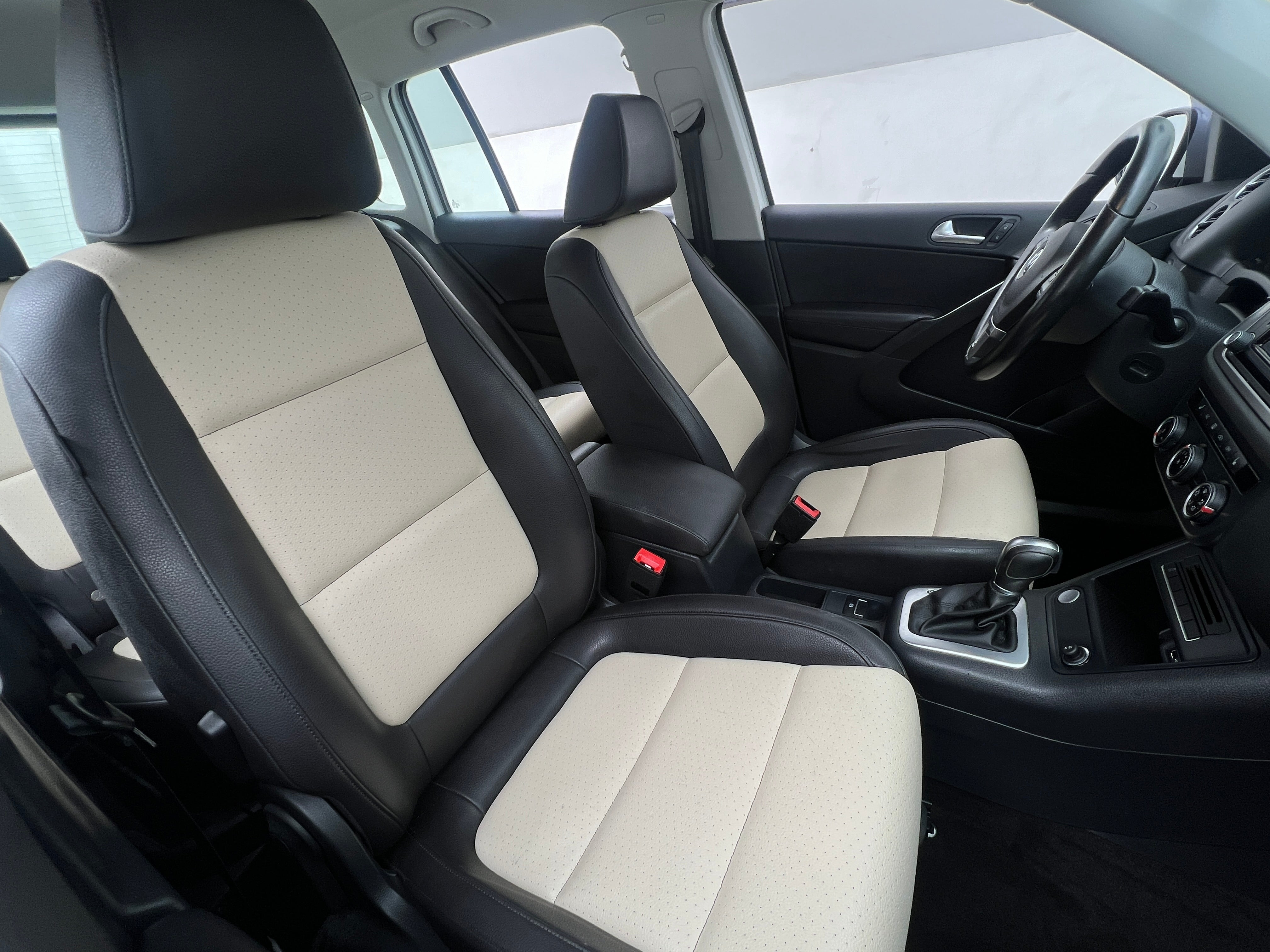 Thumbnail: 2017 Volkswagen Tiguan - 2