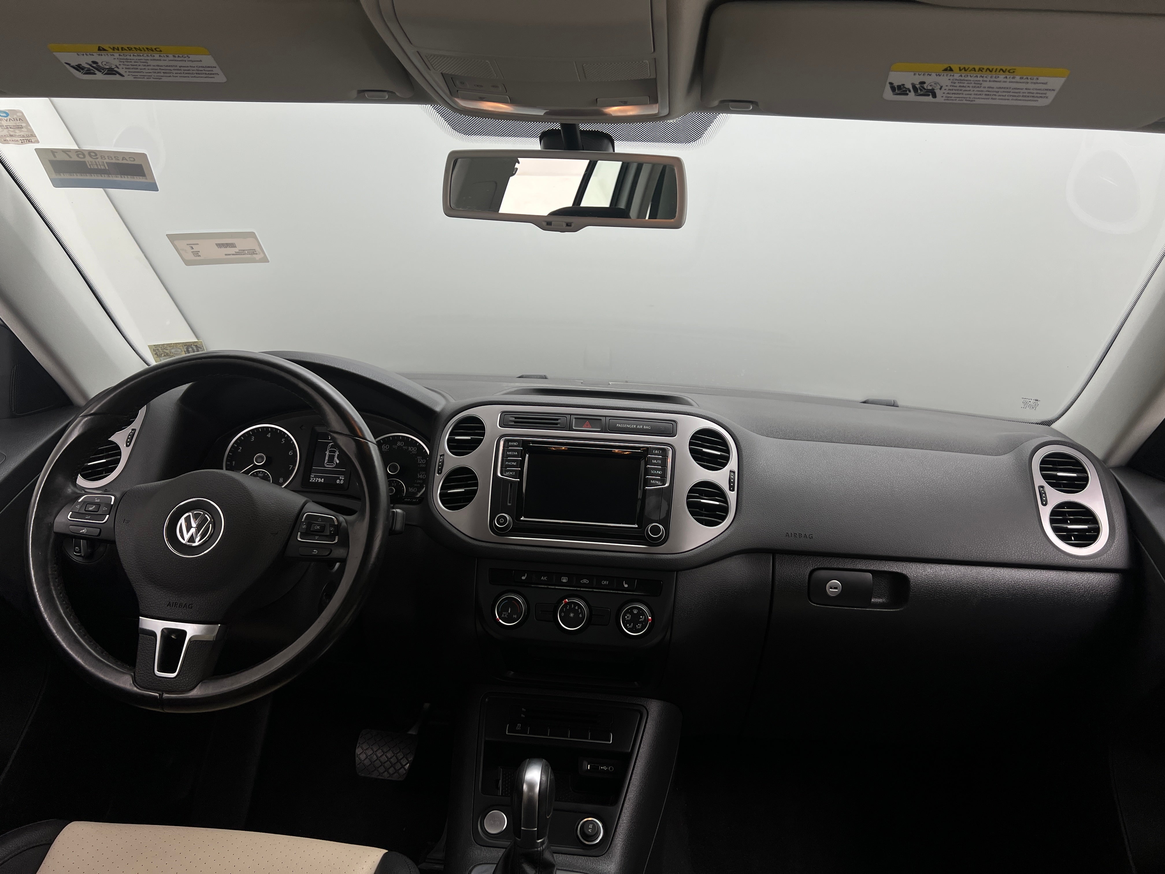 Thumbnail: 2017 Volkswagen Tiguan - 3