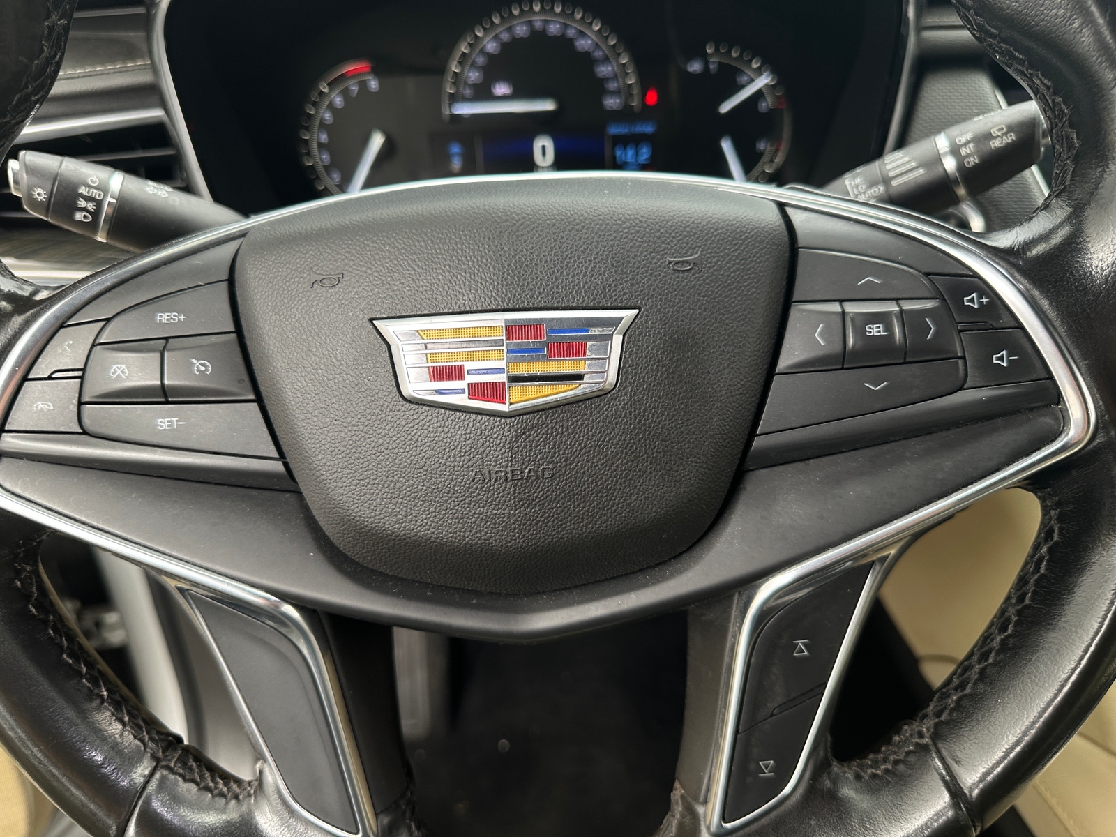 Thumbnail: 2019 Cadillac XT5 - 4