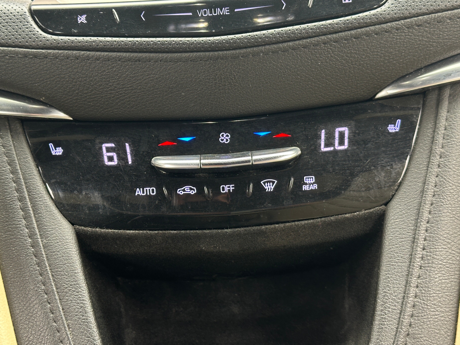 Thumbnail: 2019 Cadillac XT5 - 3