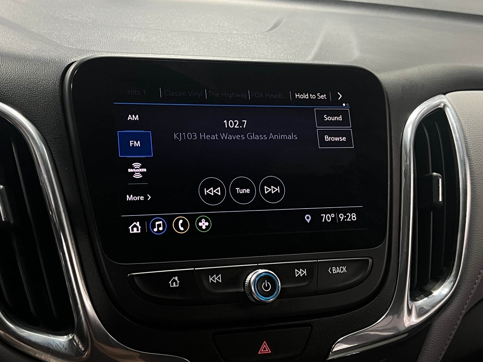 Thumbnail: 2020 Chevrolet Equinox - 3
