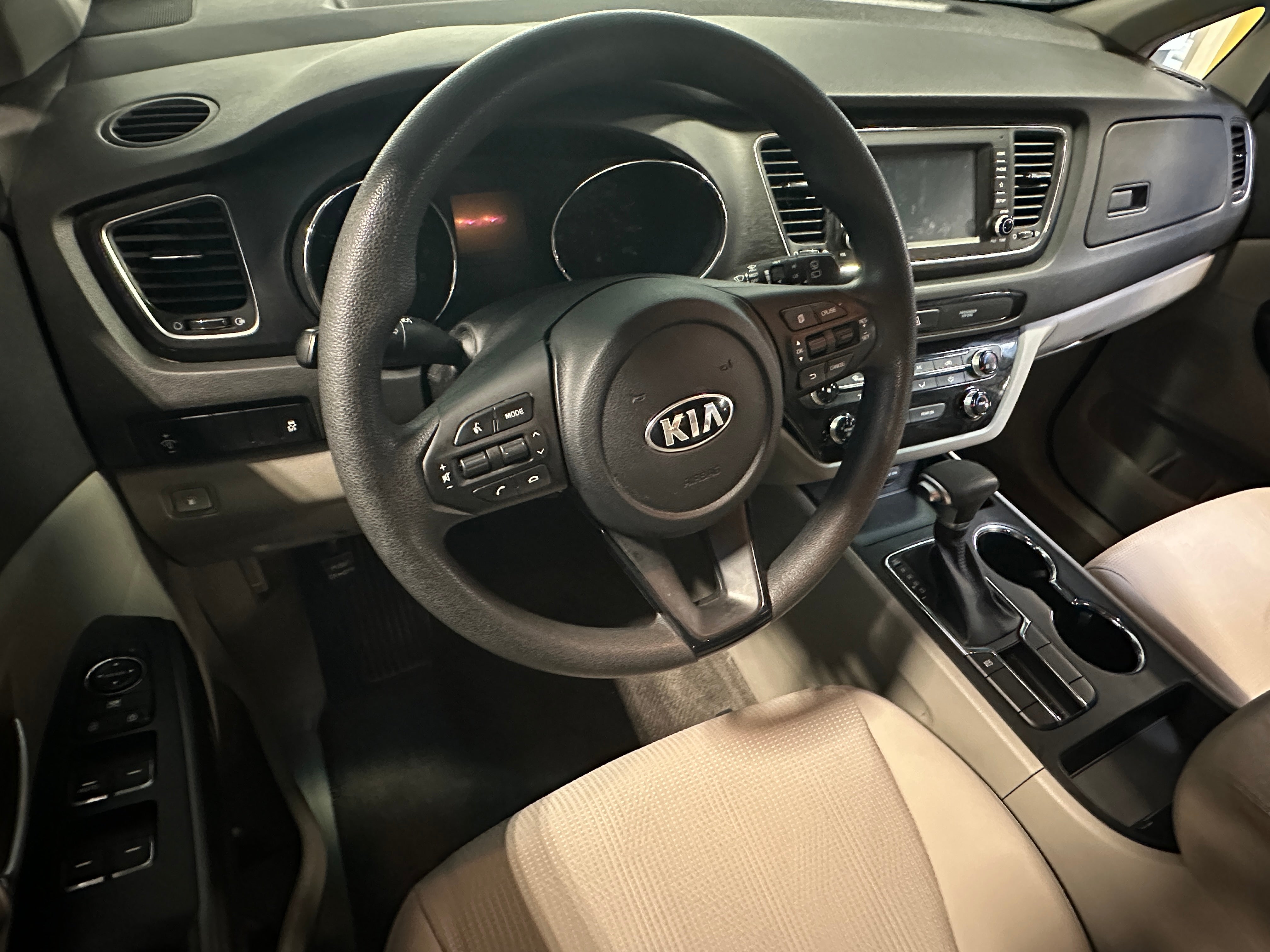 2021 Kia Sedona LX 3