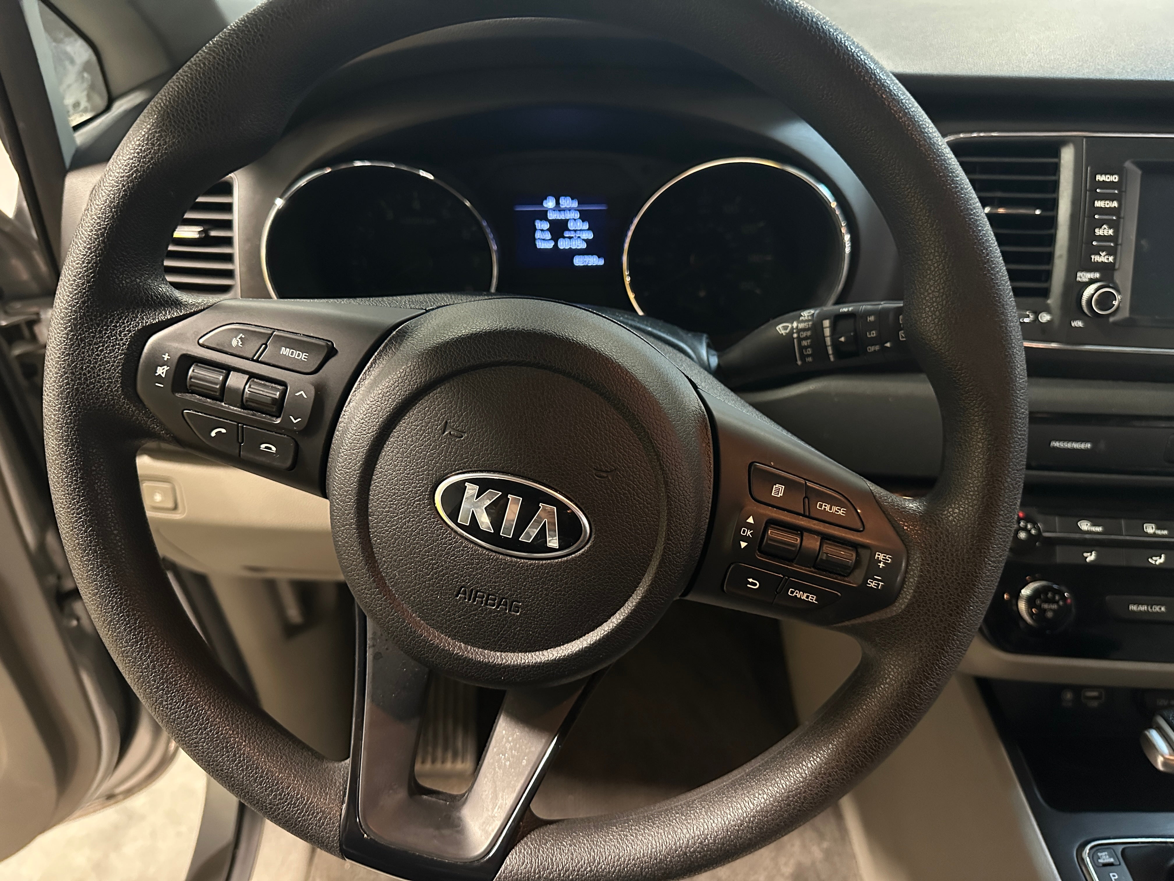 2021 Kia Sedona LX 5