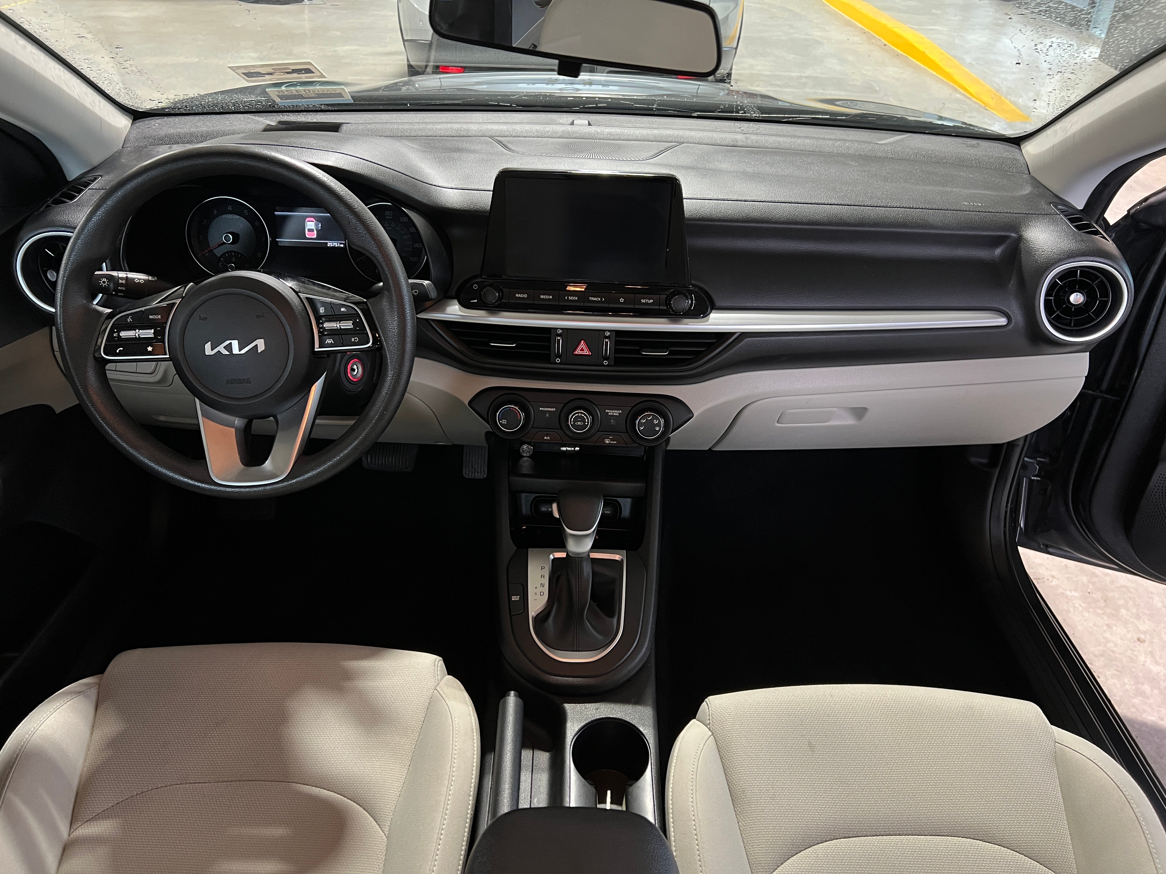 Thumbnail: 2023 Kia Forte - 3