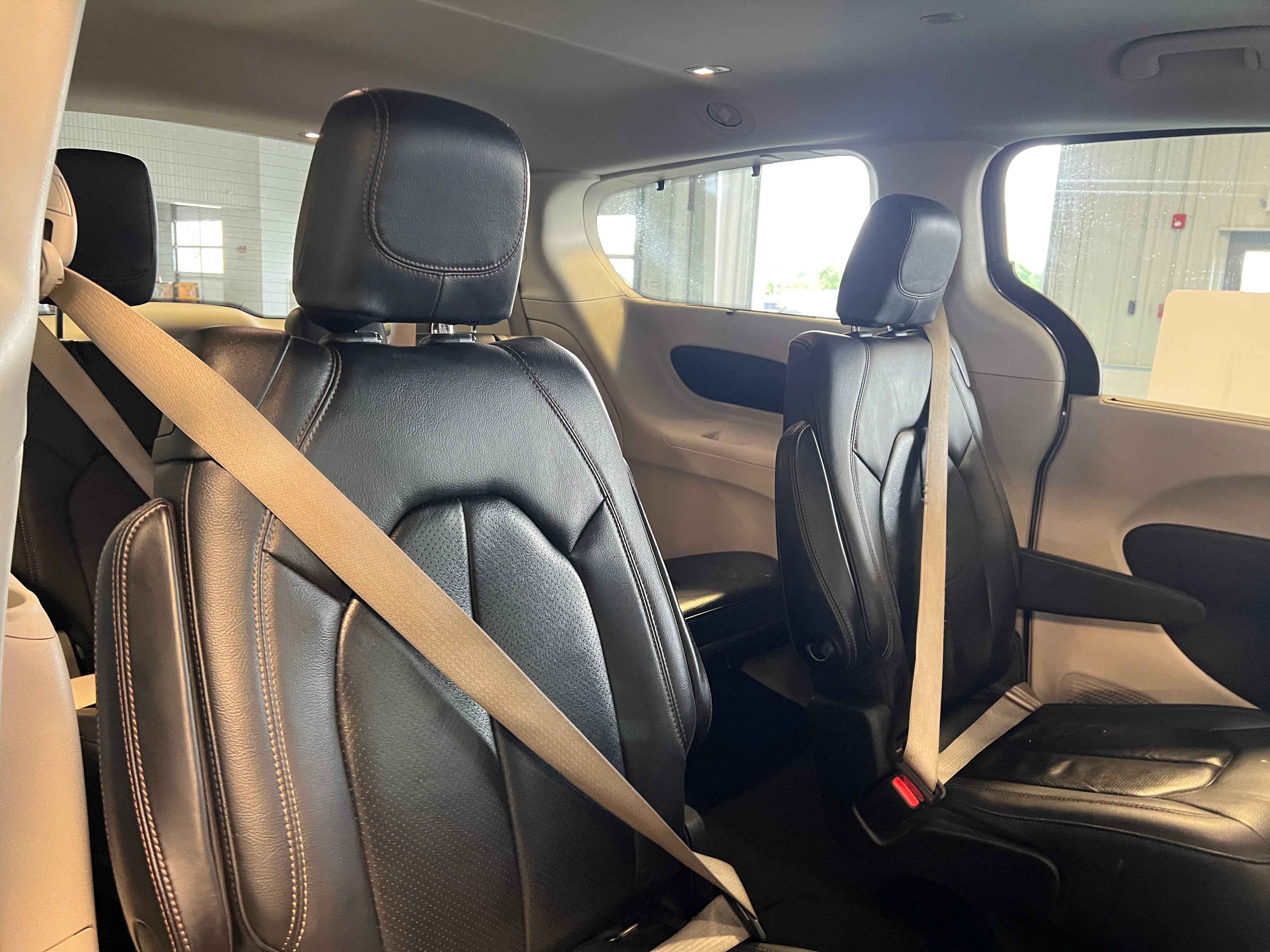 2017 Chrysler Pacifica  5
