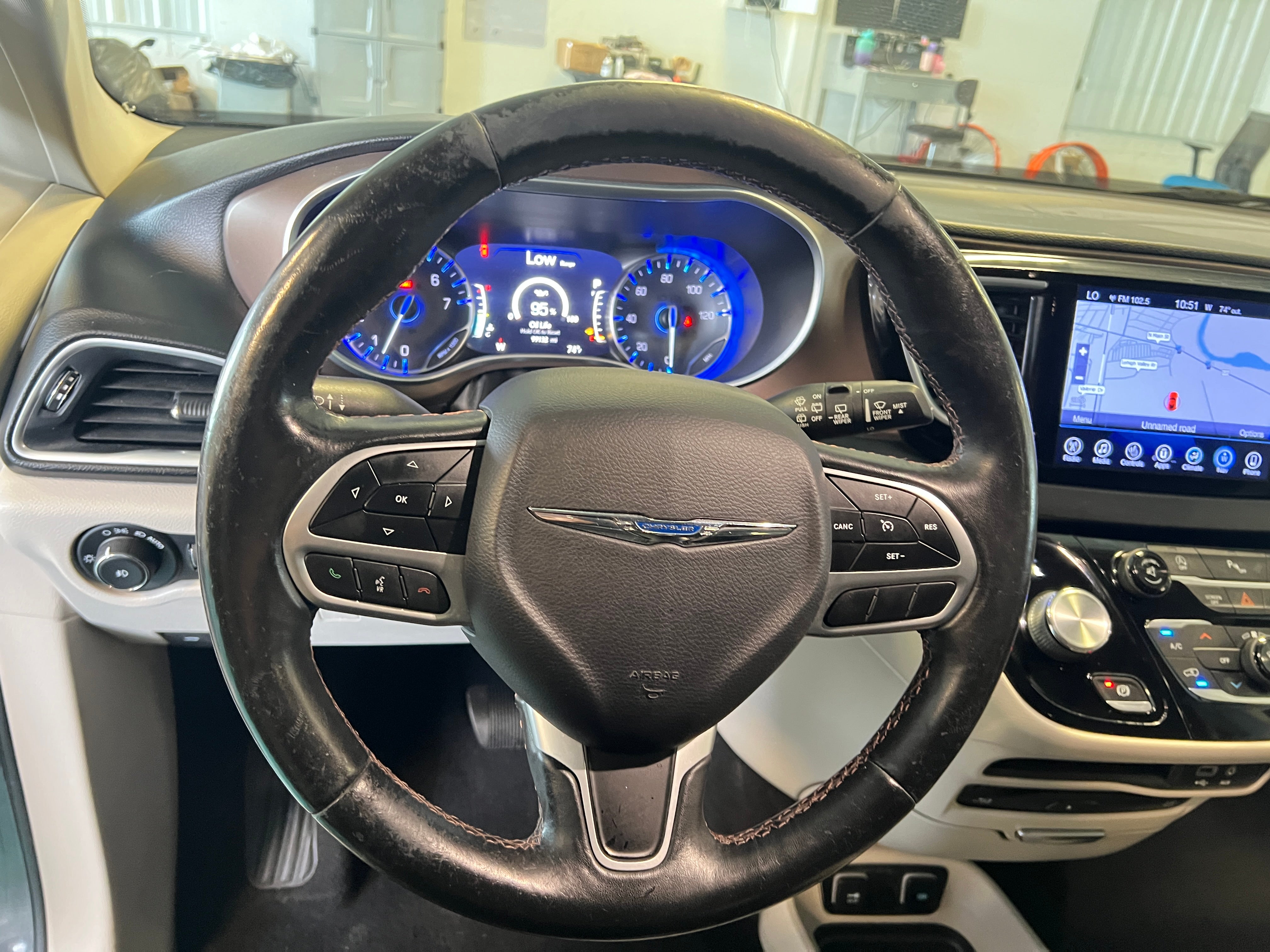 2017 Chrysler Pacifica  4