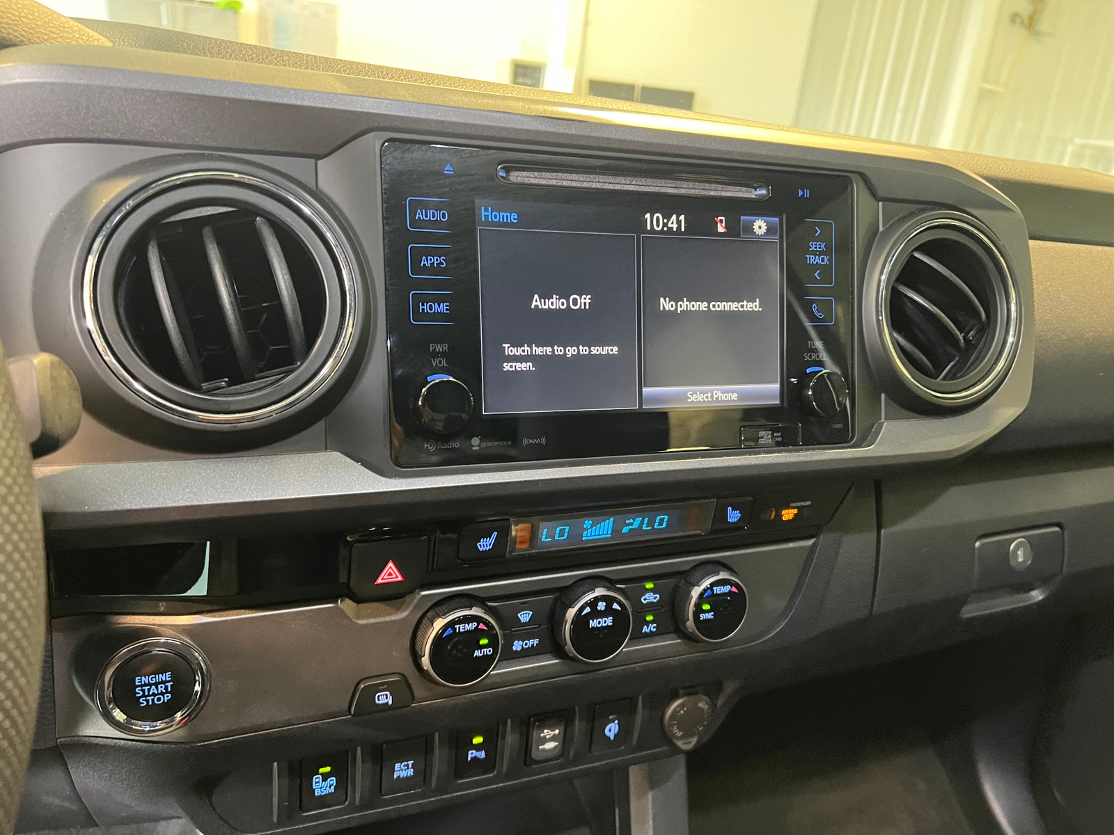 Thumbnail: 2017 Toyota Tacoma - 4