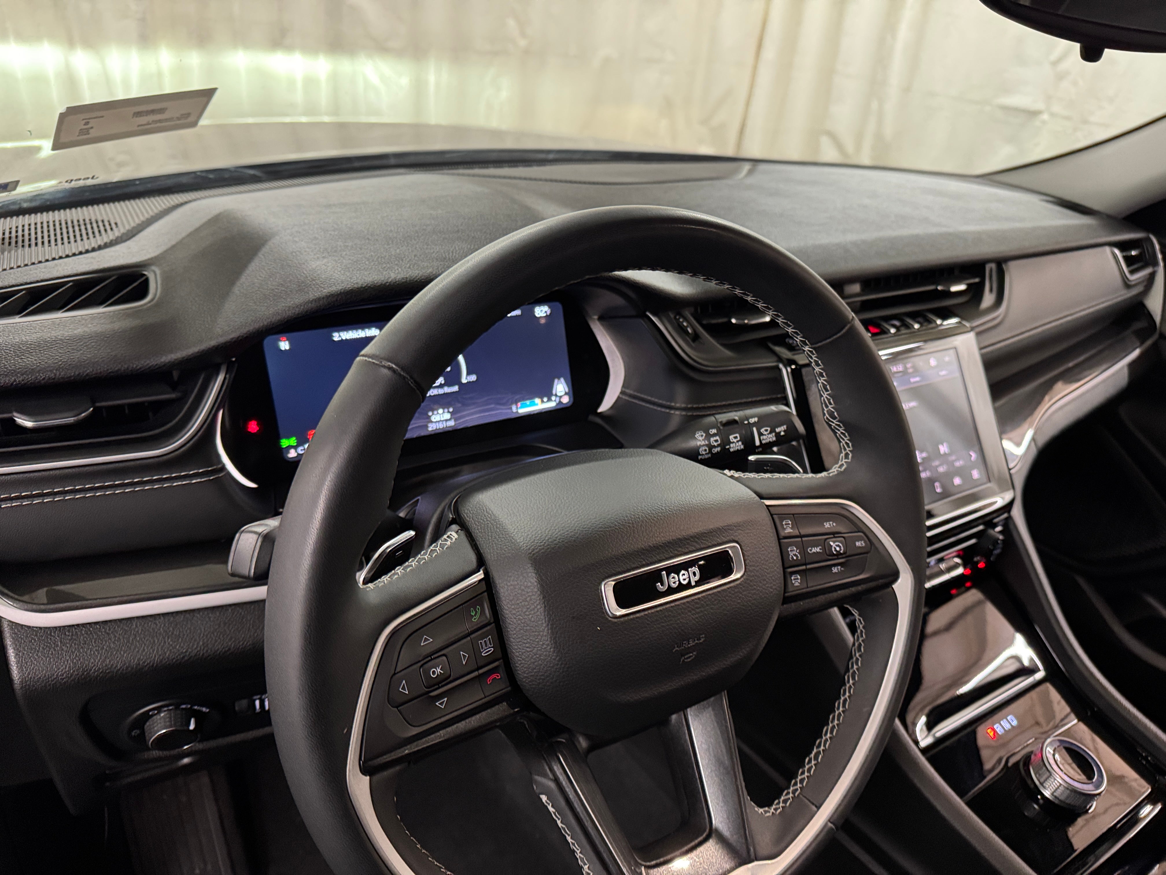 Thumbnail: 2023 Jeep Grand Cherokee L - 3