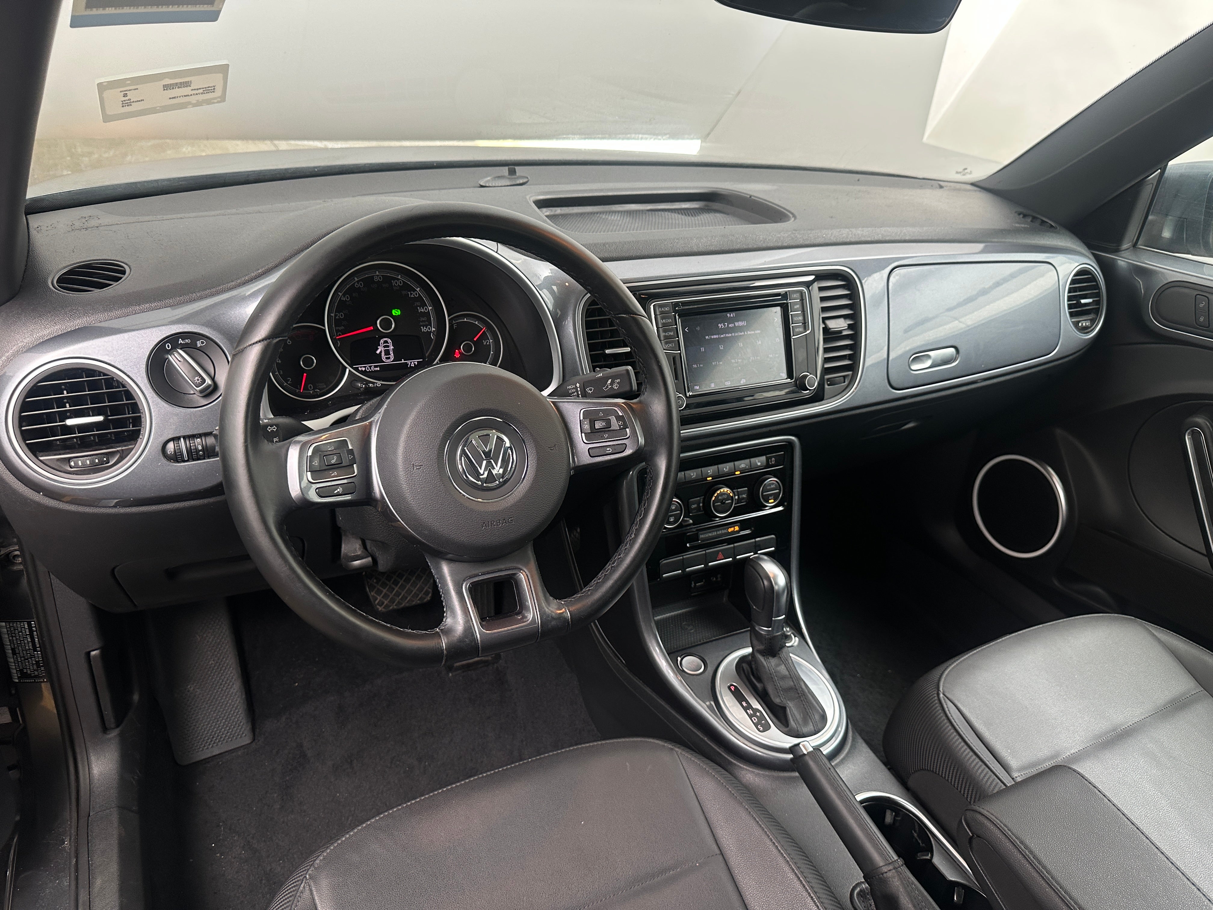 2018 Volkswagen Beetle SE 3