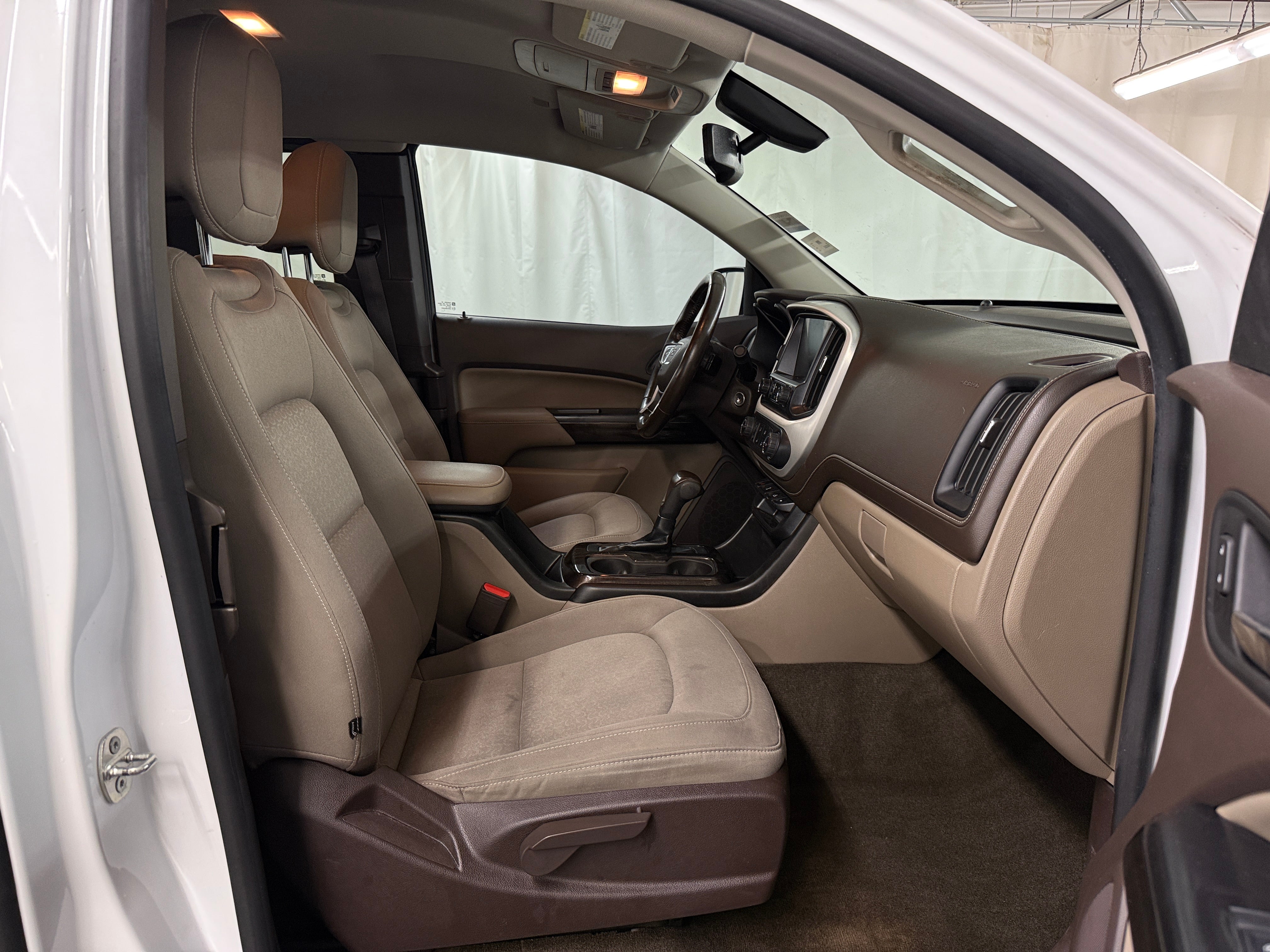 2018 GMC Canyon SLE 2
