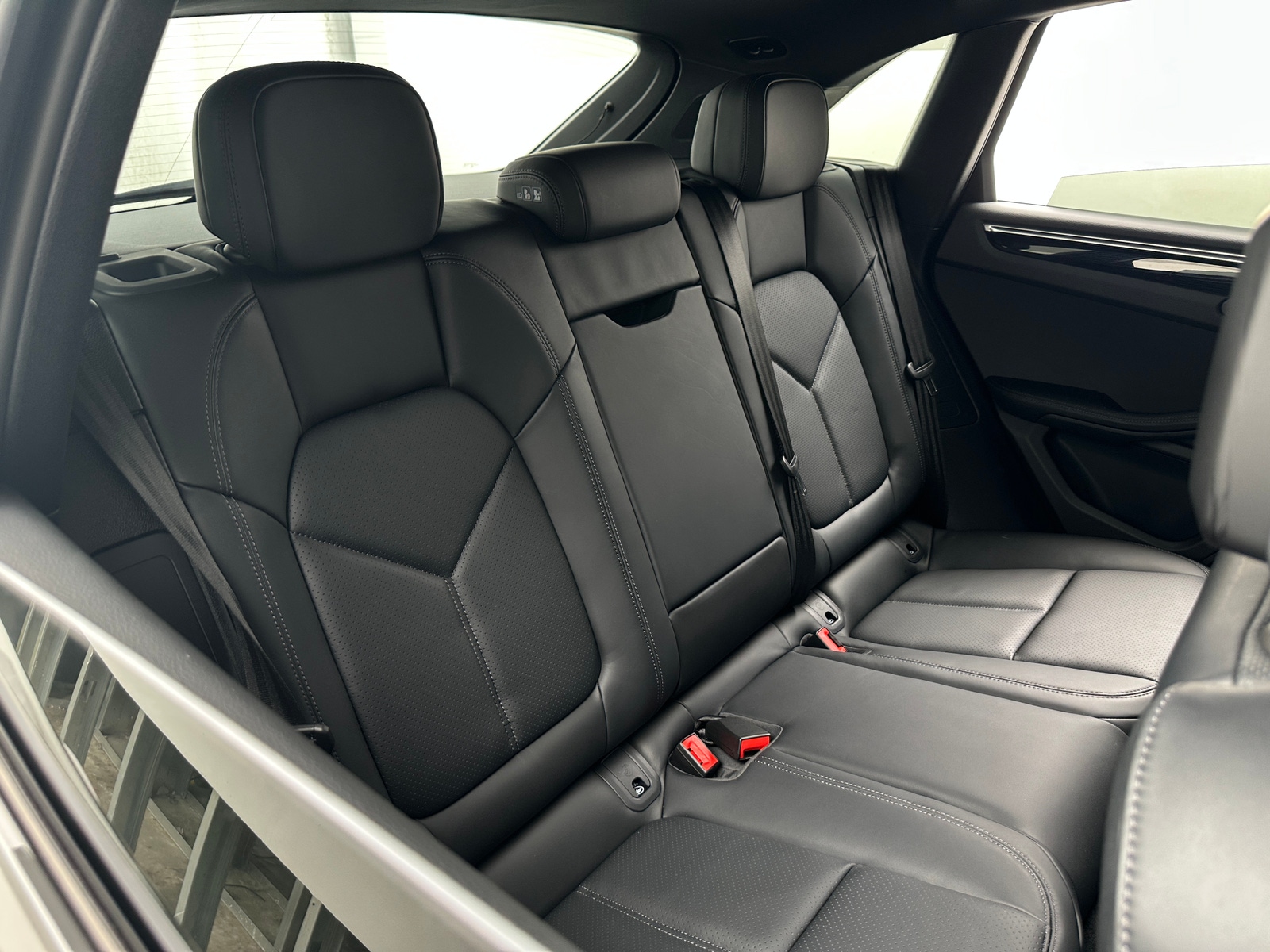 Thumbnail: 2023 Porsche Macan - 5