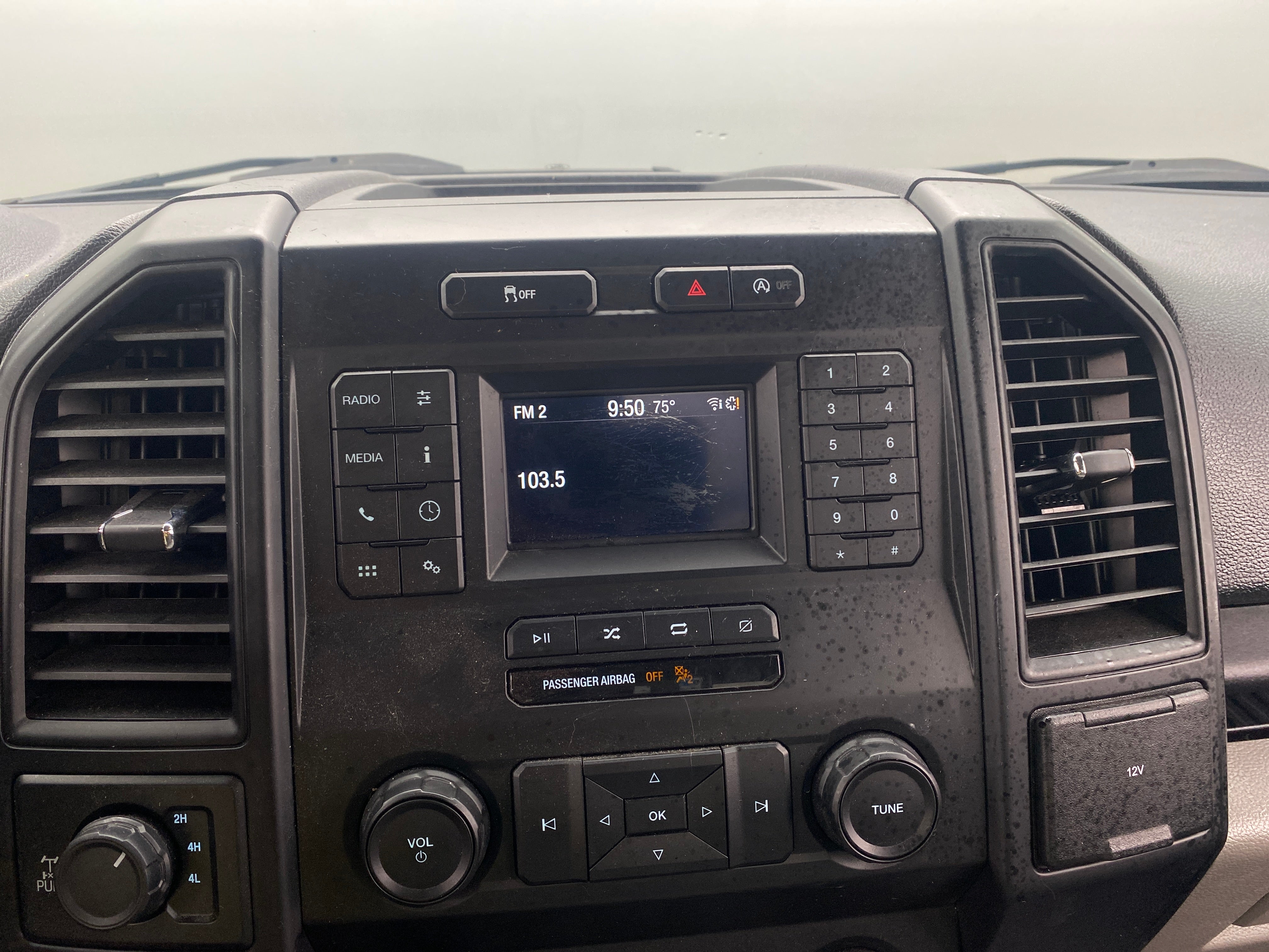 2019 Ford Econoline E-150 4