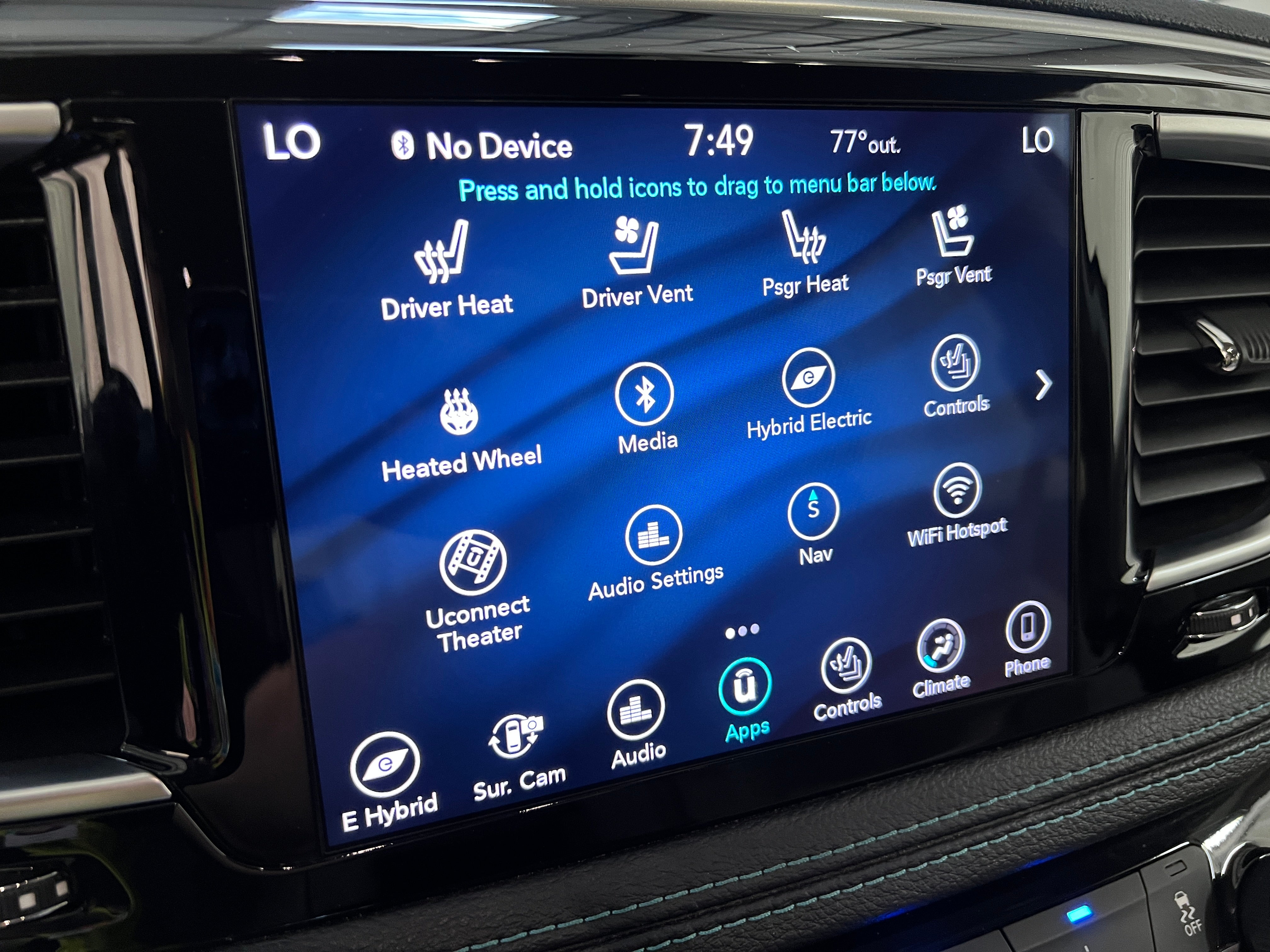 2018 Chrysler Pacifica Hybrid Limited 3