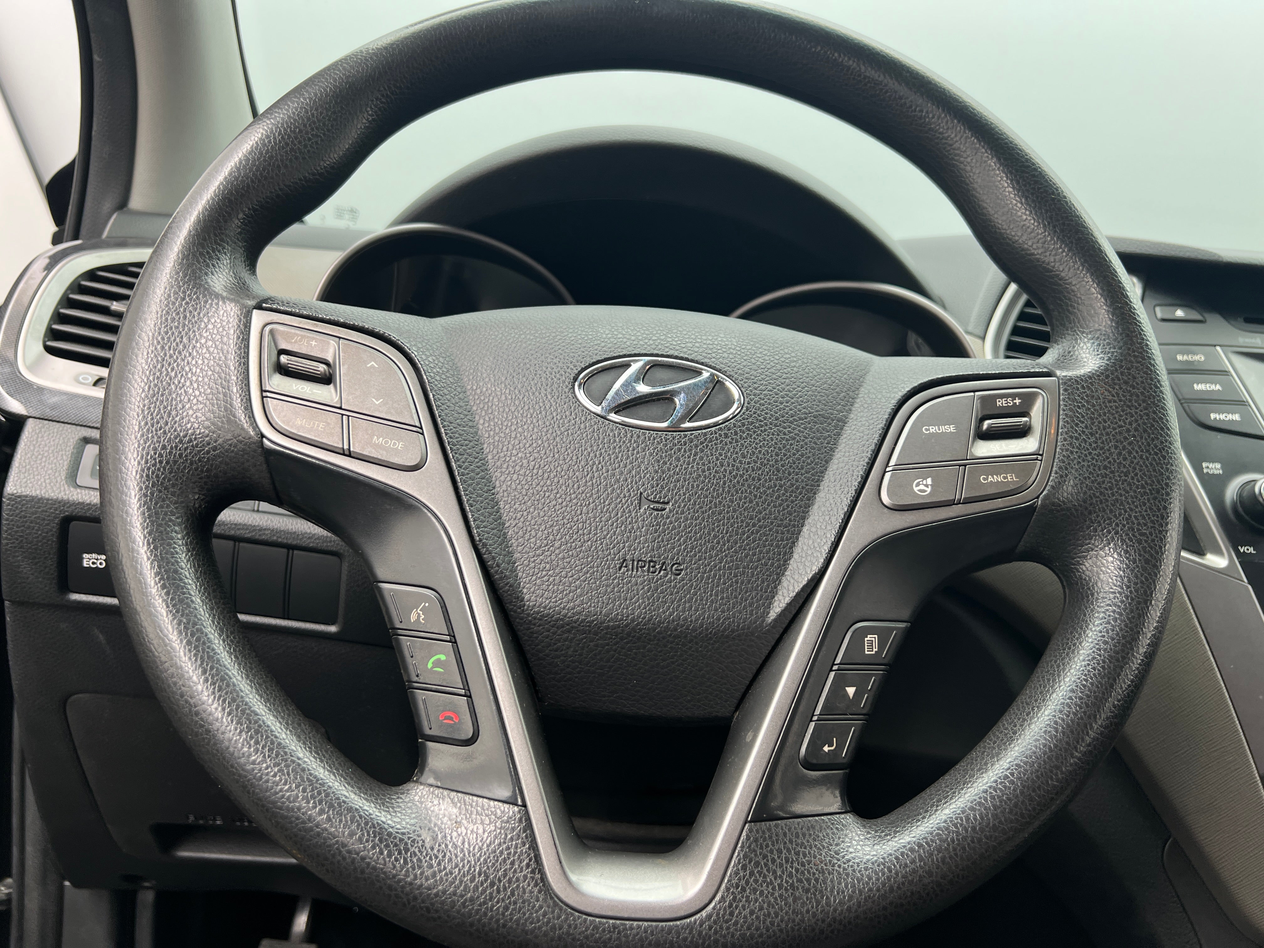 Thumbnail: 2015 Hyundai Santa Fe - 5