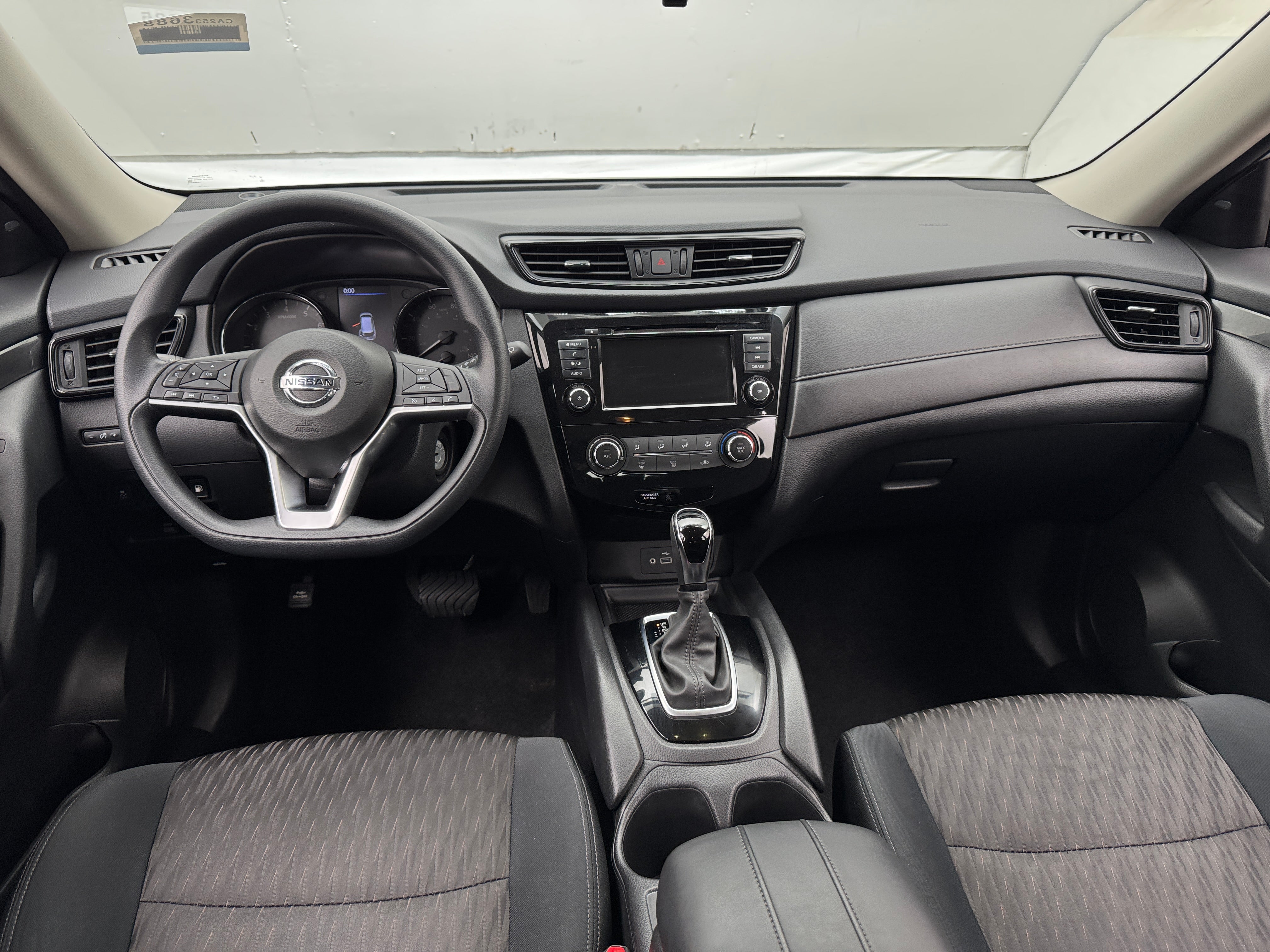 Thumbnail: 2018 Nissan Rogue - 3