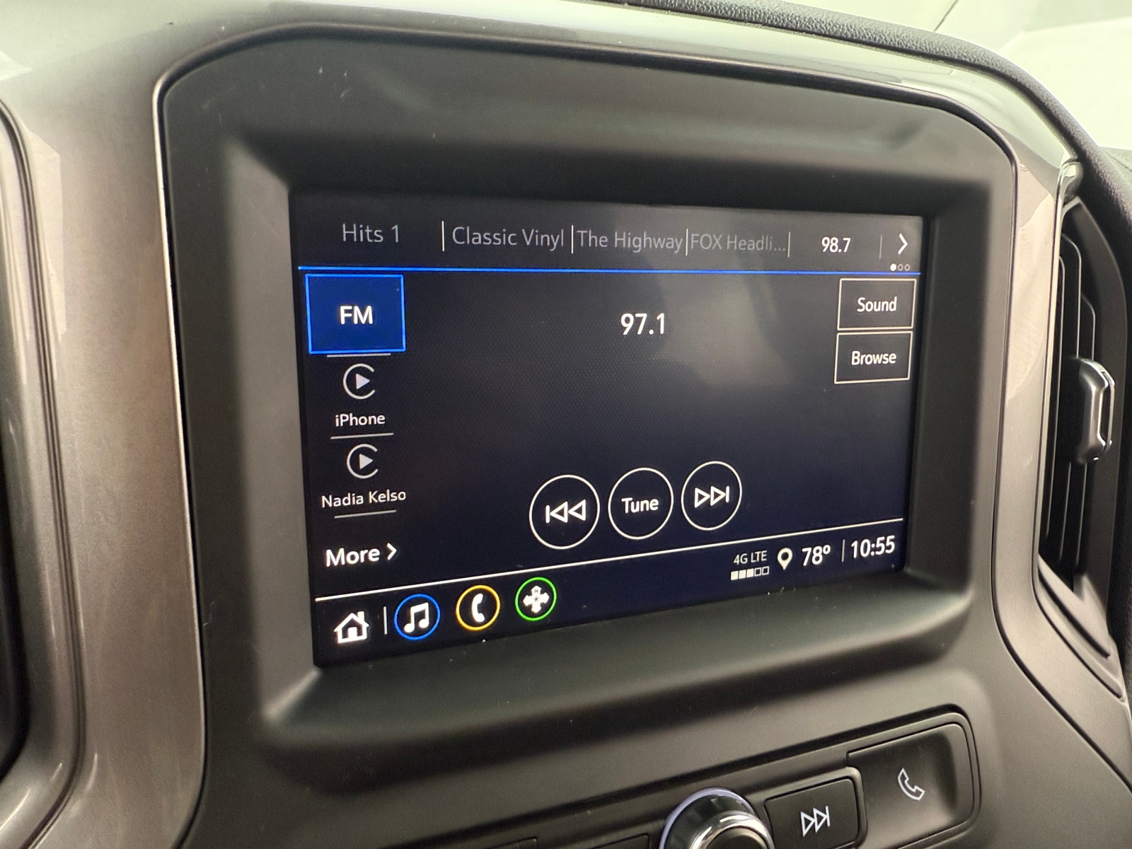 Thumbnail: 2024 Chevrolet Silverado 1500 - 4