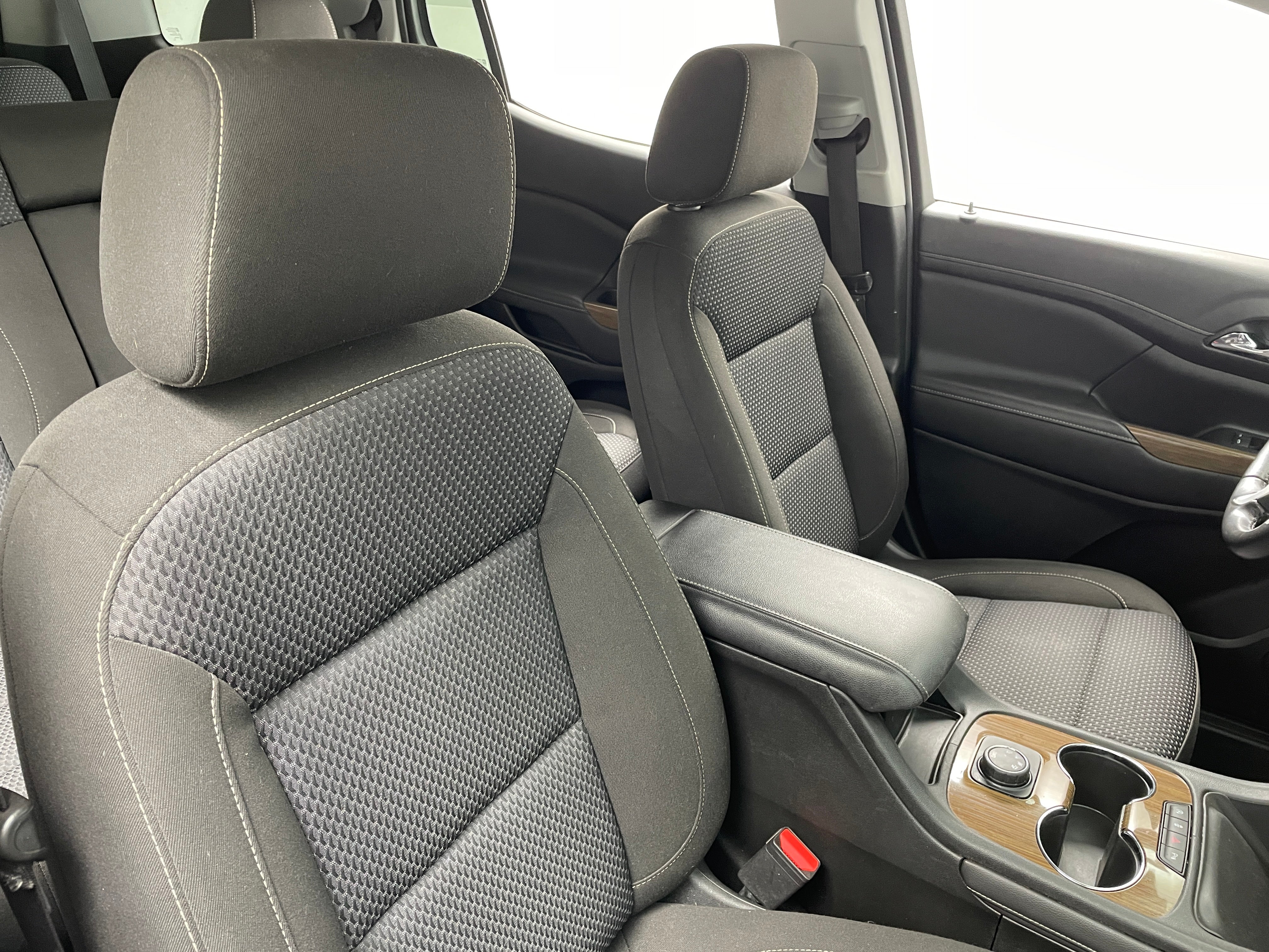 2020 GMC Acadia SLE 2