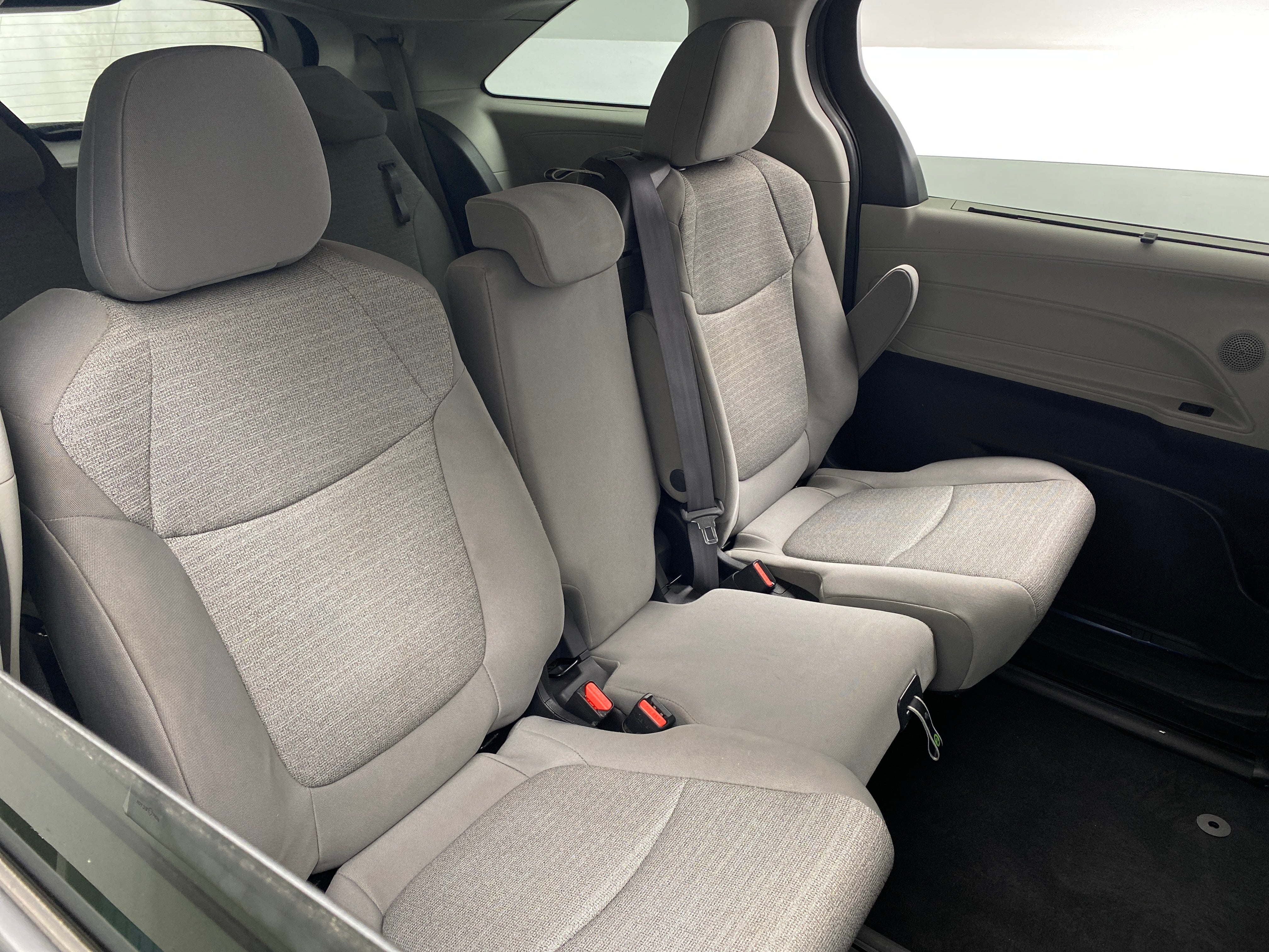 2022 Toyota Sienna LE 6