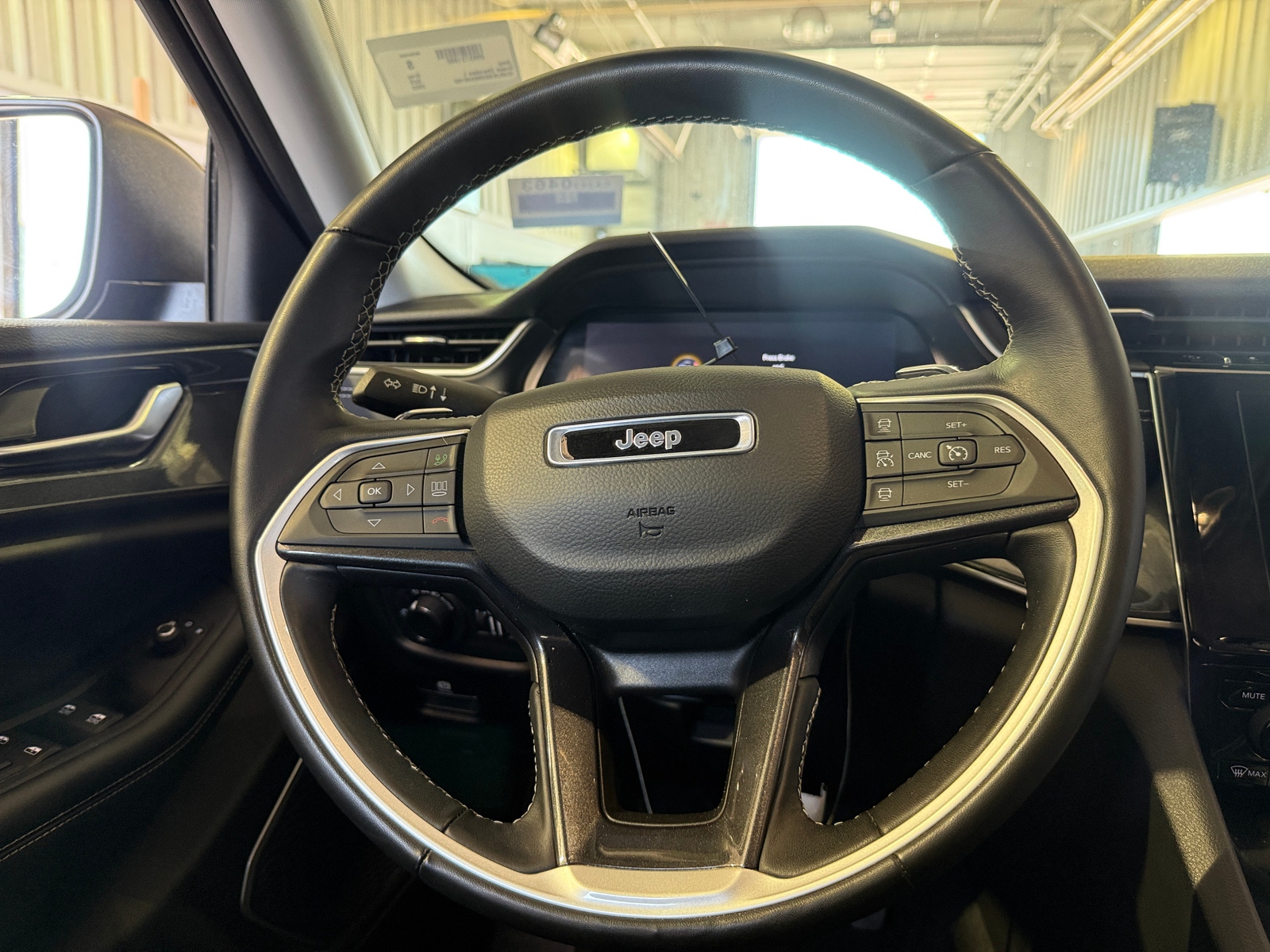 Thumbnail: 2022 Jeep Grand Cherokee L - 5