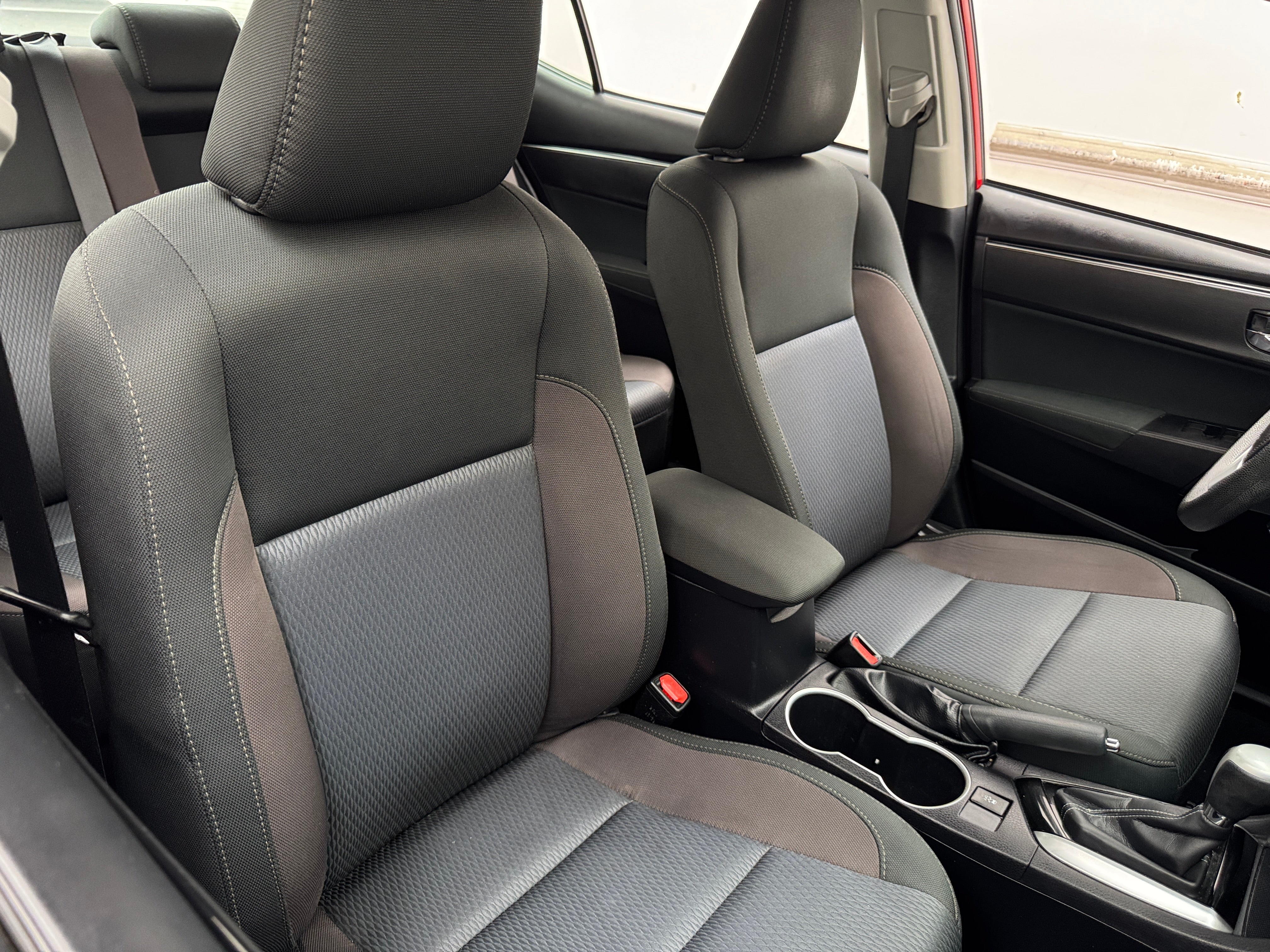 2017 Toyota Corolla LE 2