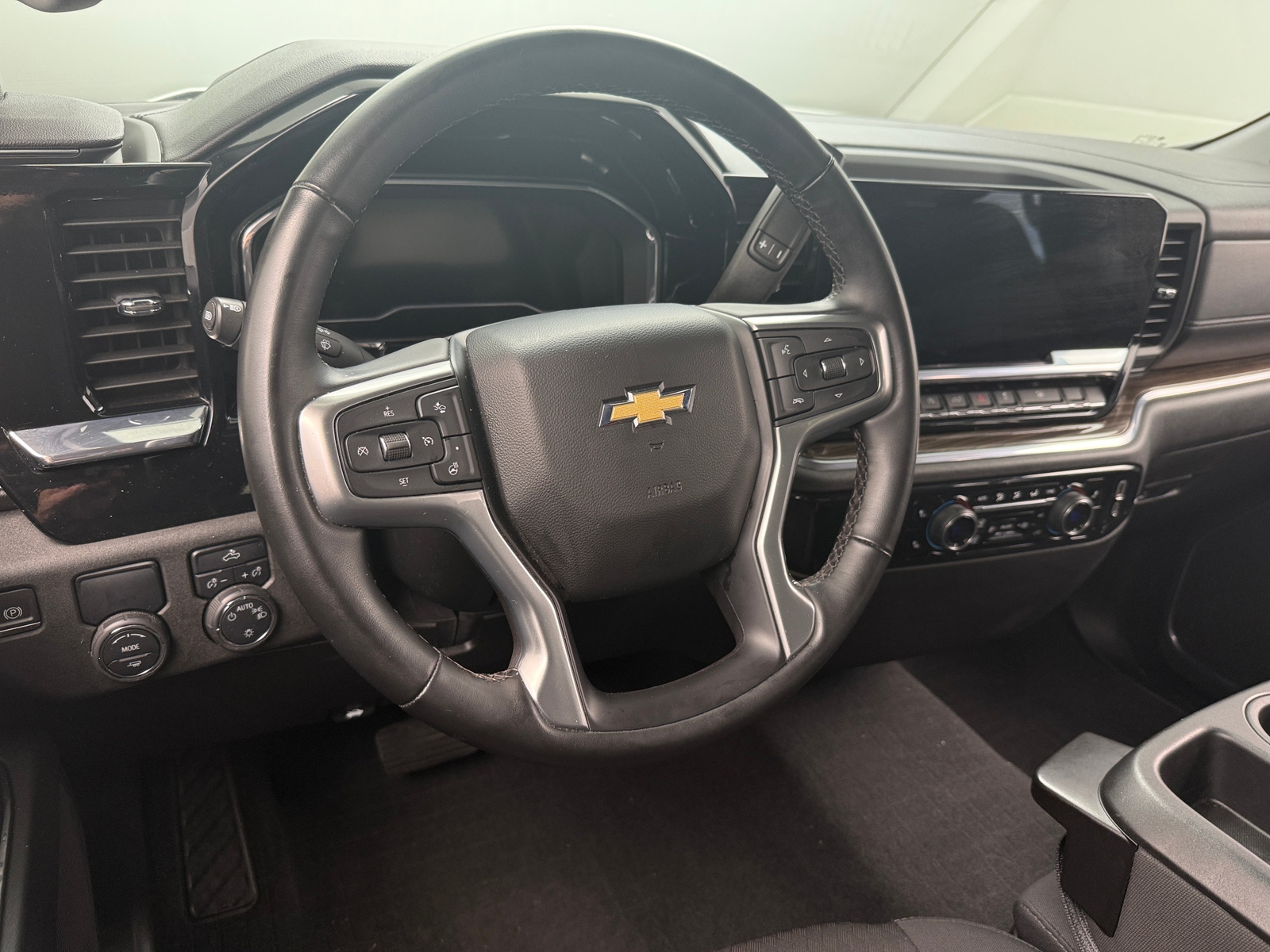 Thumbnail: 2024 Chevrolet Silverado 1500 - 5