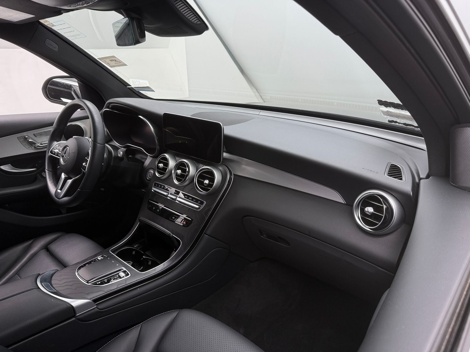 Thumbnail: 2022 Mercedes-Benz GLC - 2