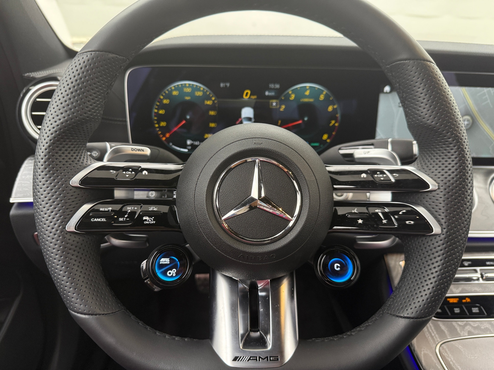 Thumbnail: 2022 Mercedes-Benz E-Class - 4