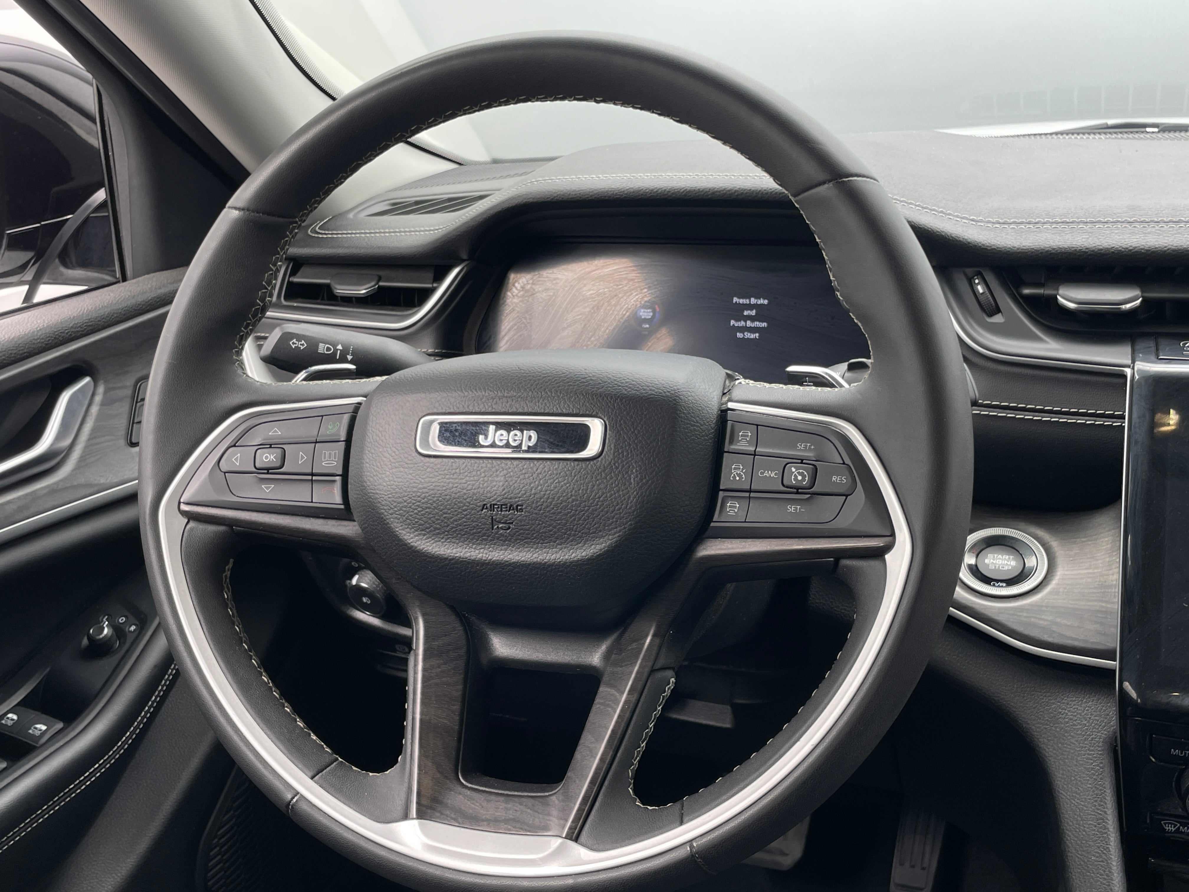 Thumbnail: 2023 Jeep Grand Cherokee L - 4