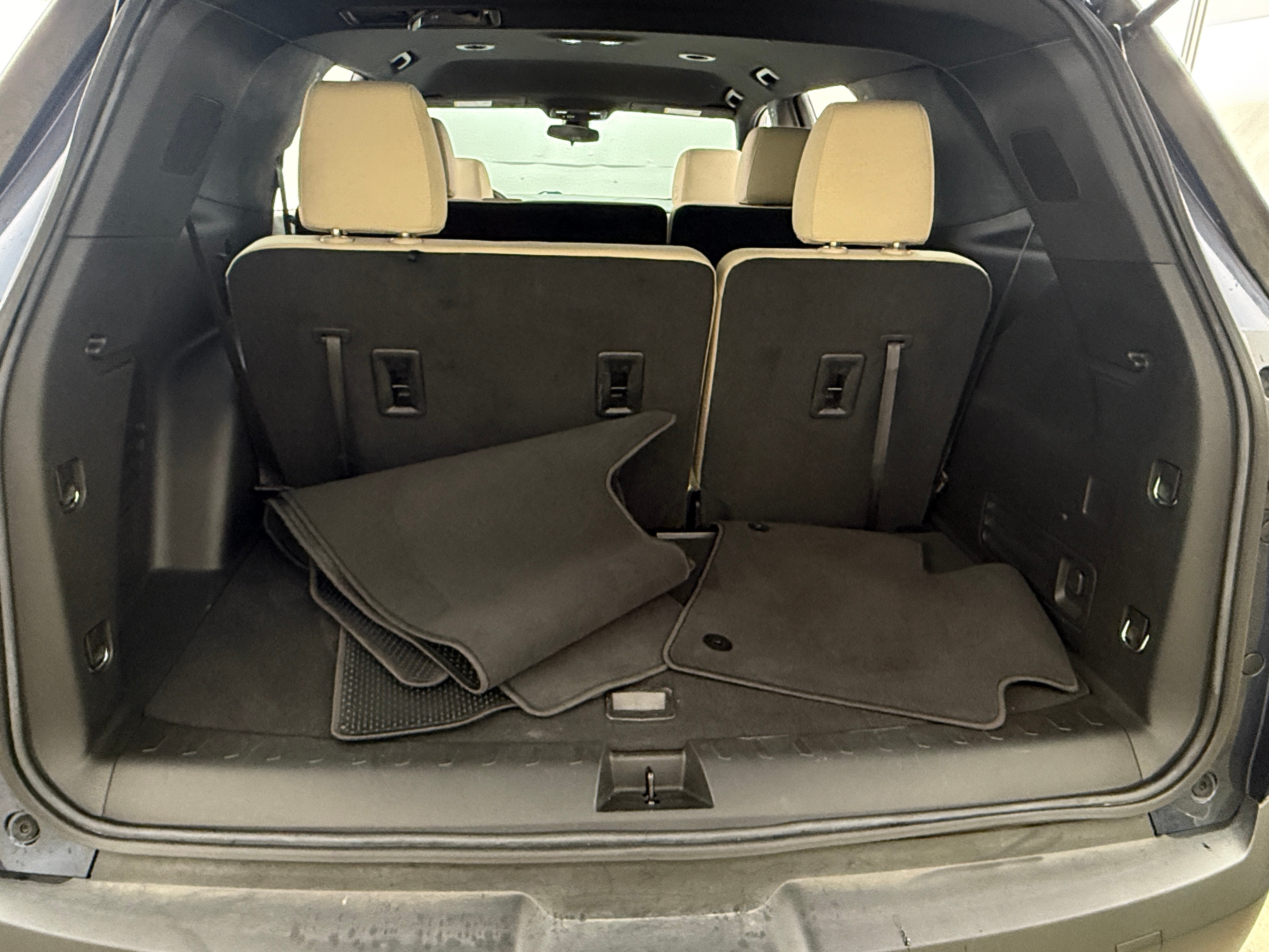 2023 Chevrolet Traverse LS 7