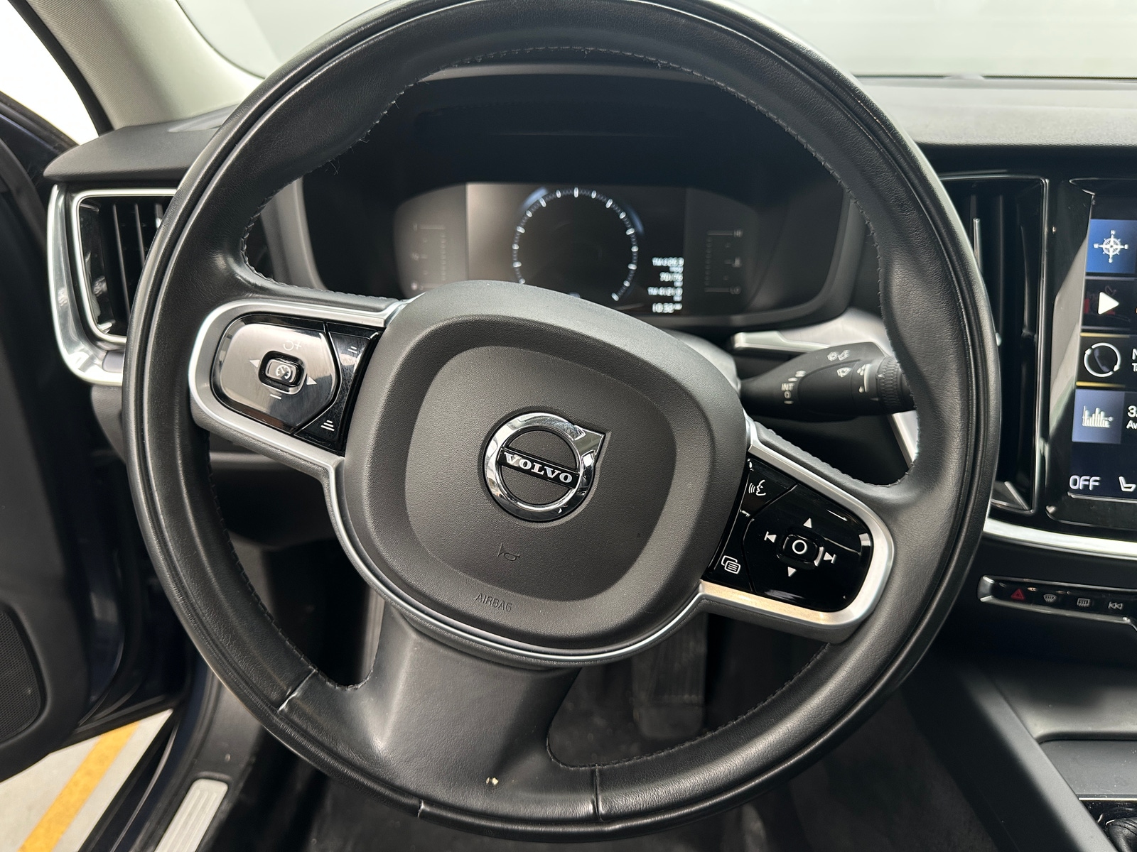 Thumbnail: 2019 Volvo S60 - 4