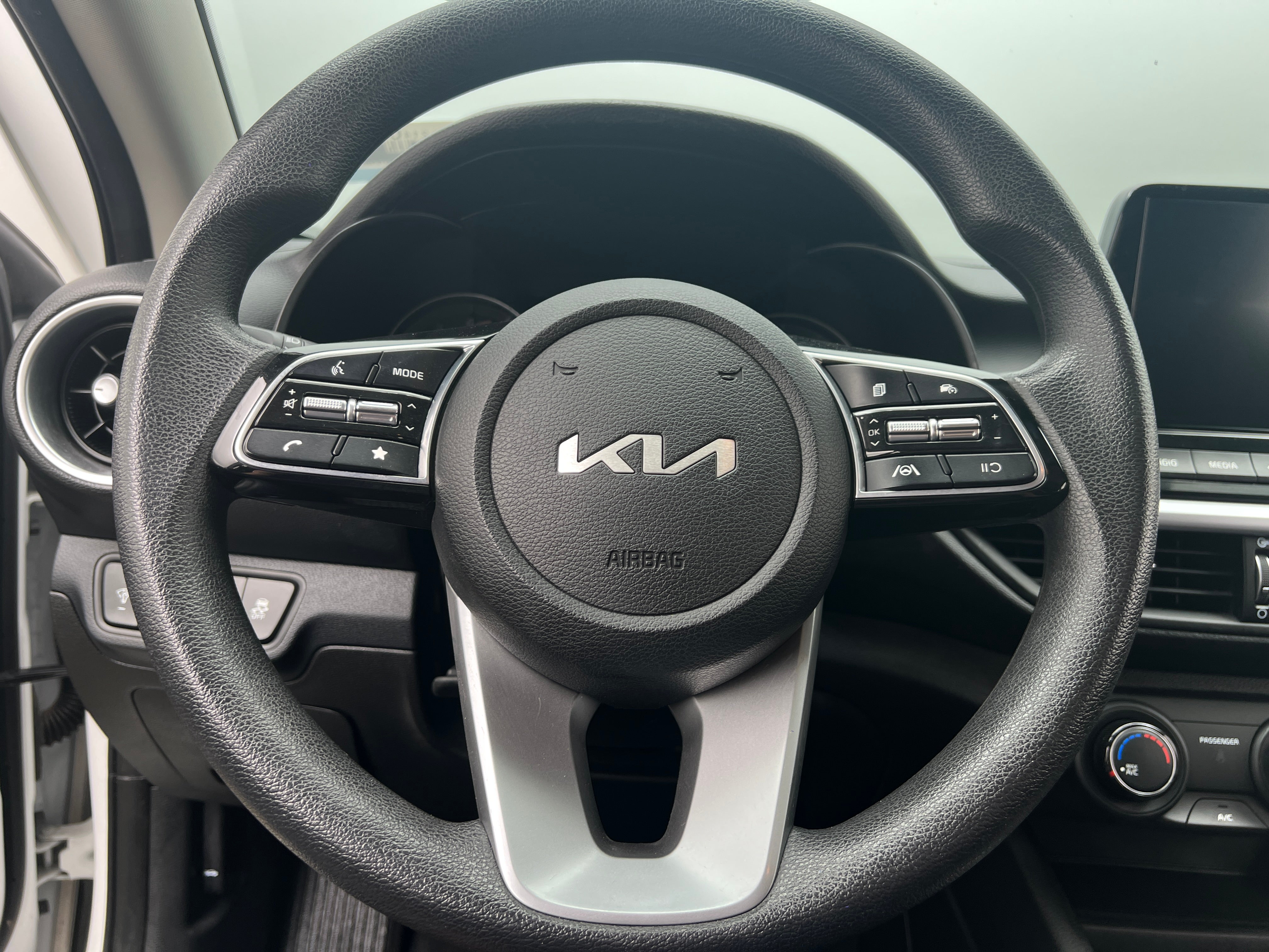 Thumbnail: 2023 Kia Forte - 5