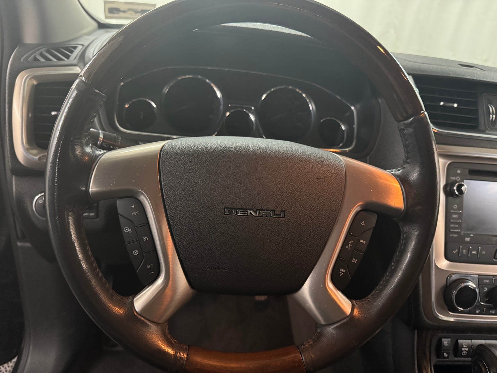 Thumbnail: 2015 GMC Acadia - 4