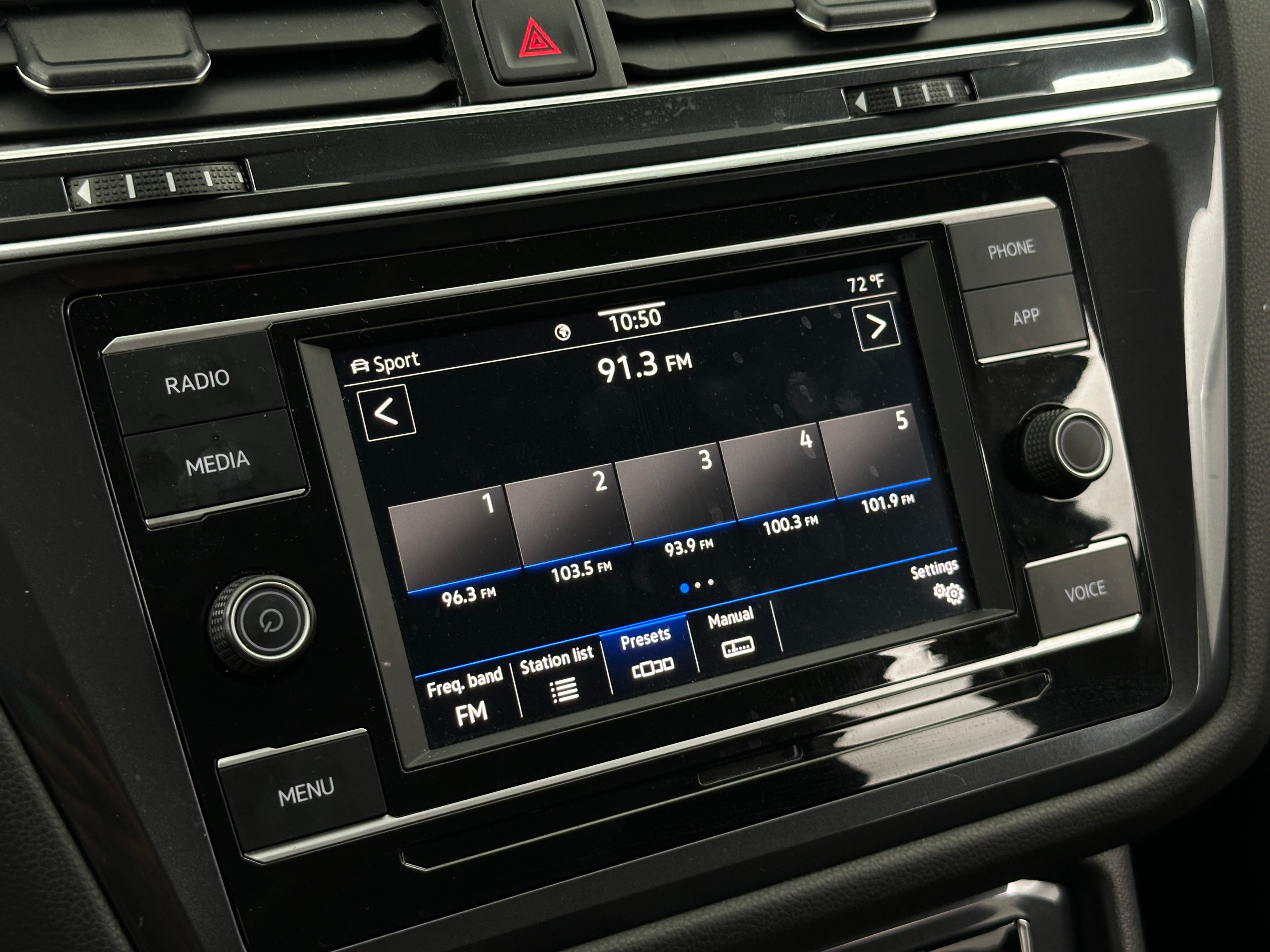 Thumbnail: 2020 Volkswagen Tiguan - 4