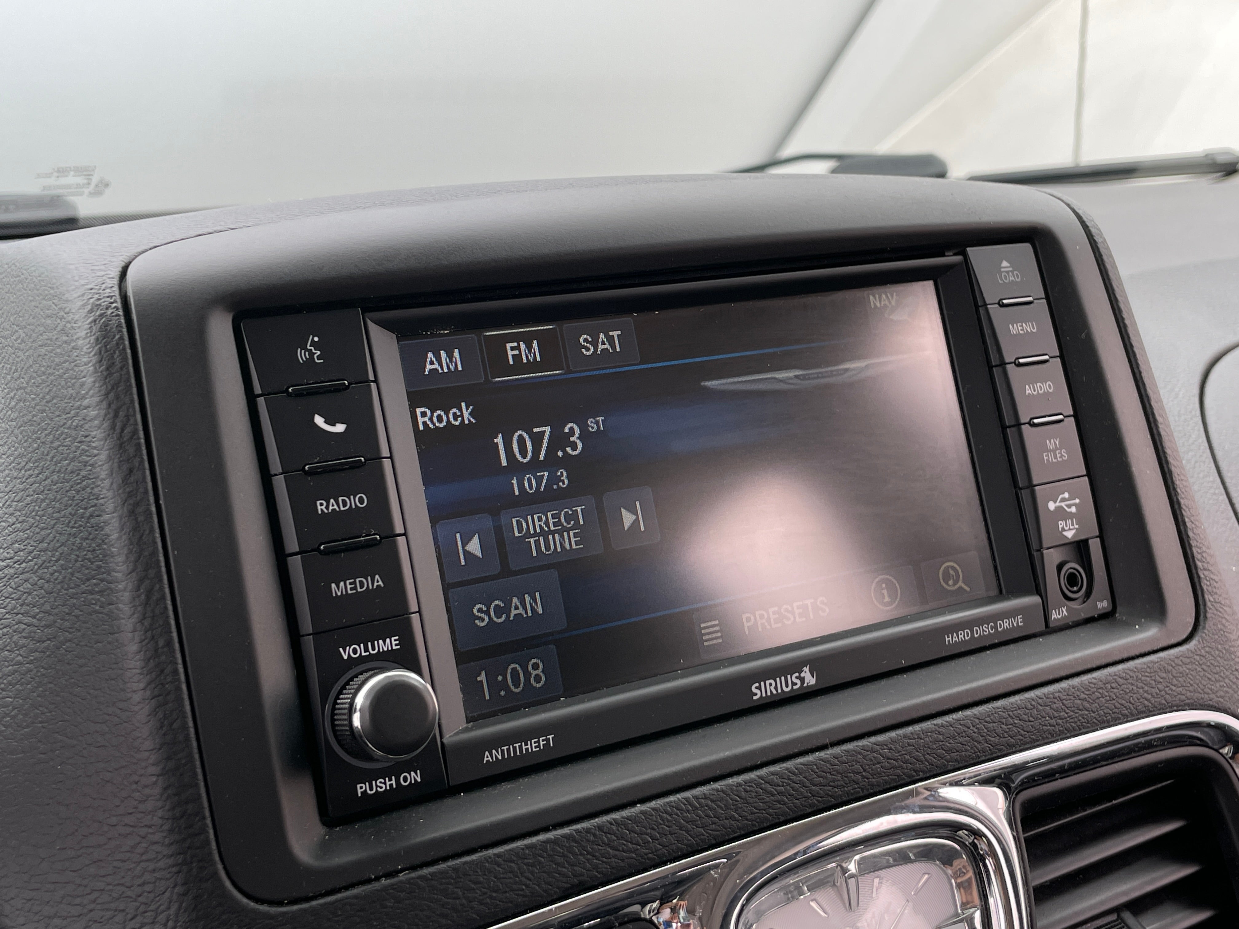 2016 Chrysler Town & Country S 3
